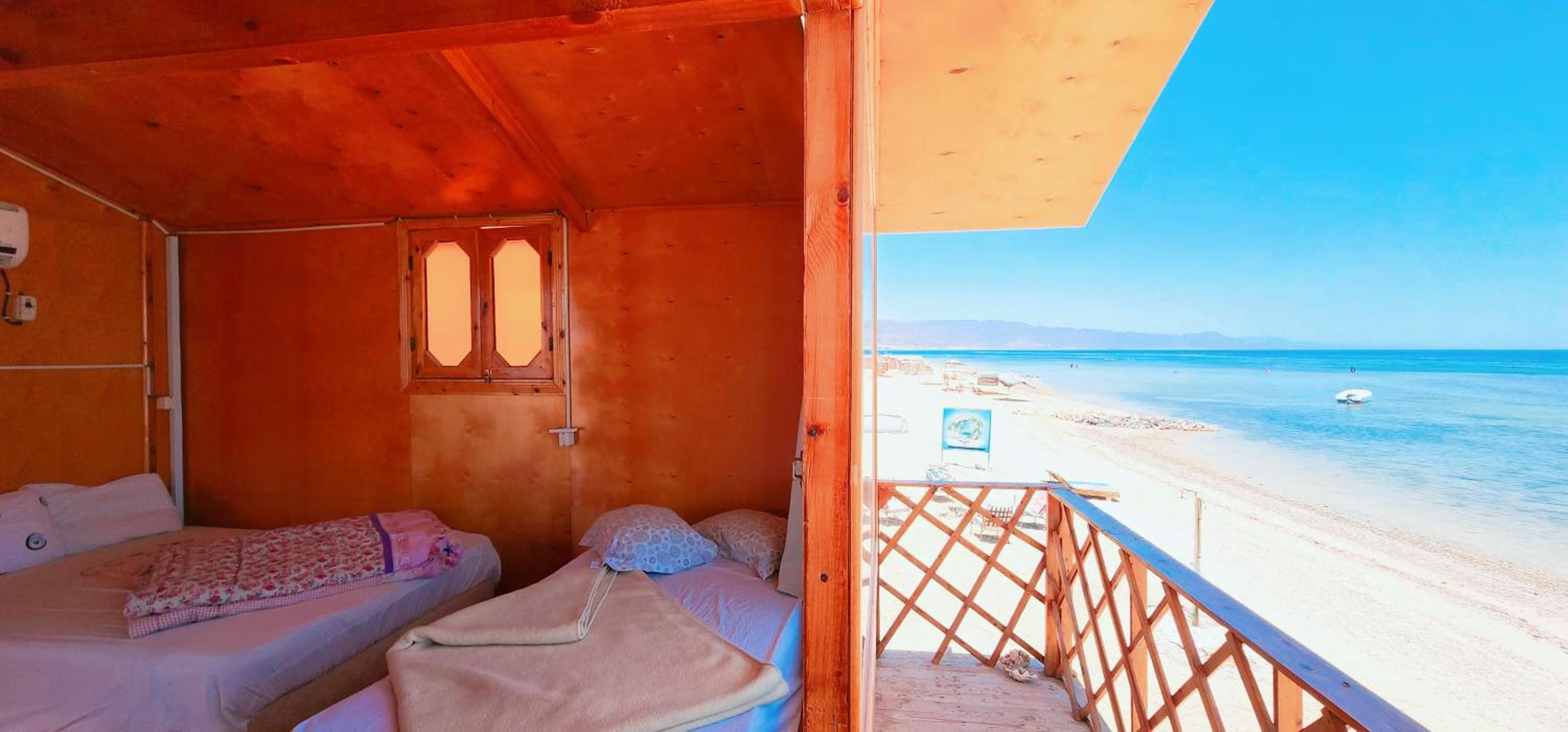 Deluxe Bungalow with Sea View - Photo 15
