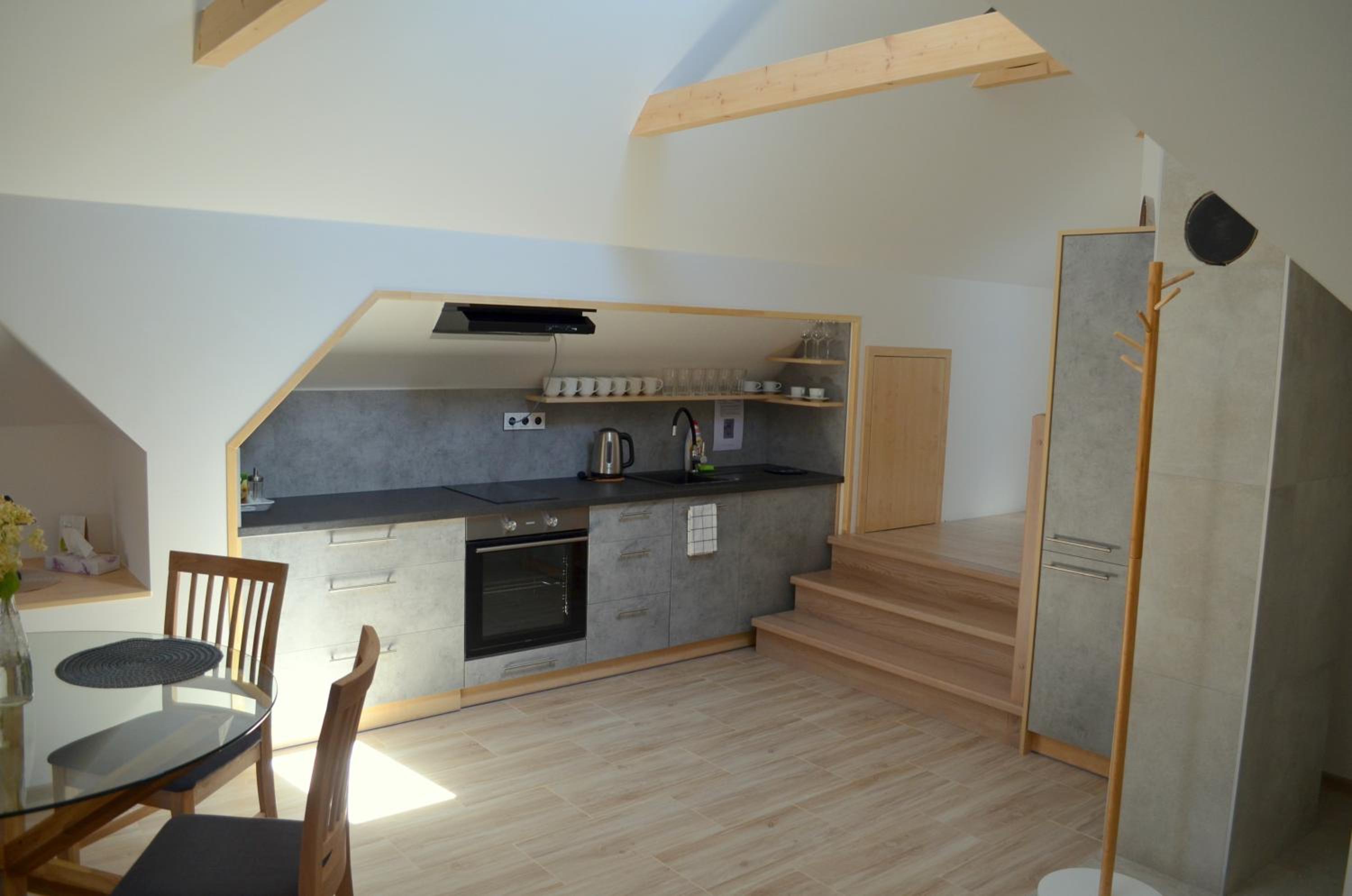 One-Bedroom Apartment - Photo 2