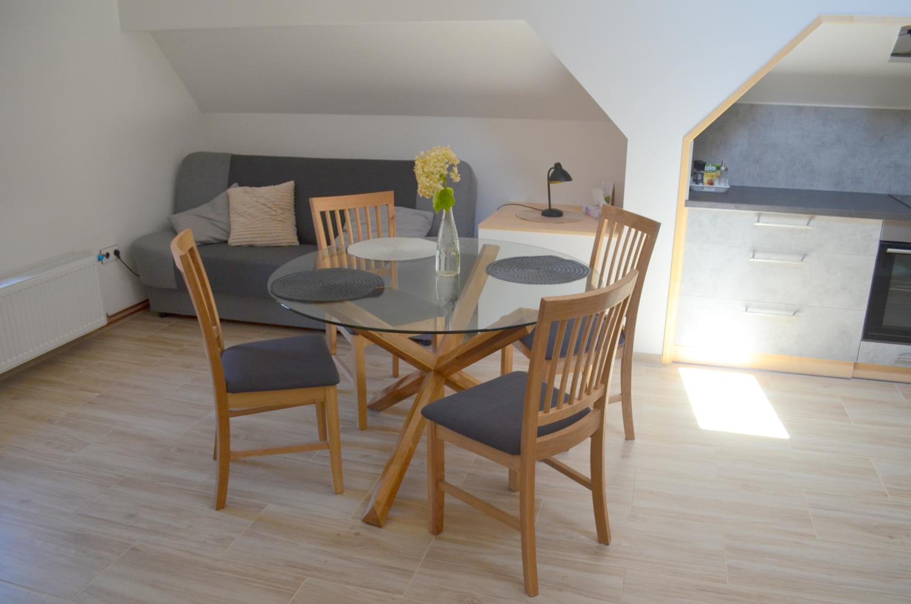 One-Bedroom Apartment - Photo 6