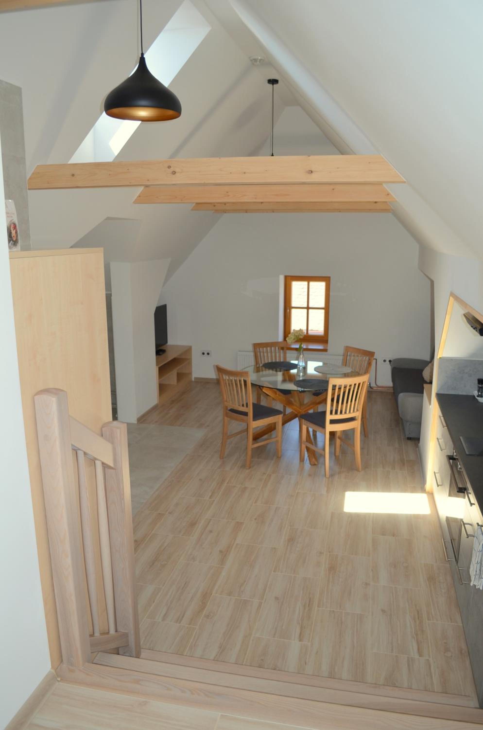 One-Bedroom Apartment - Photo 3
