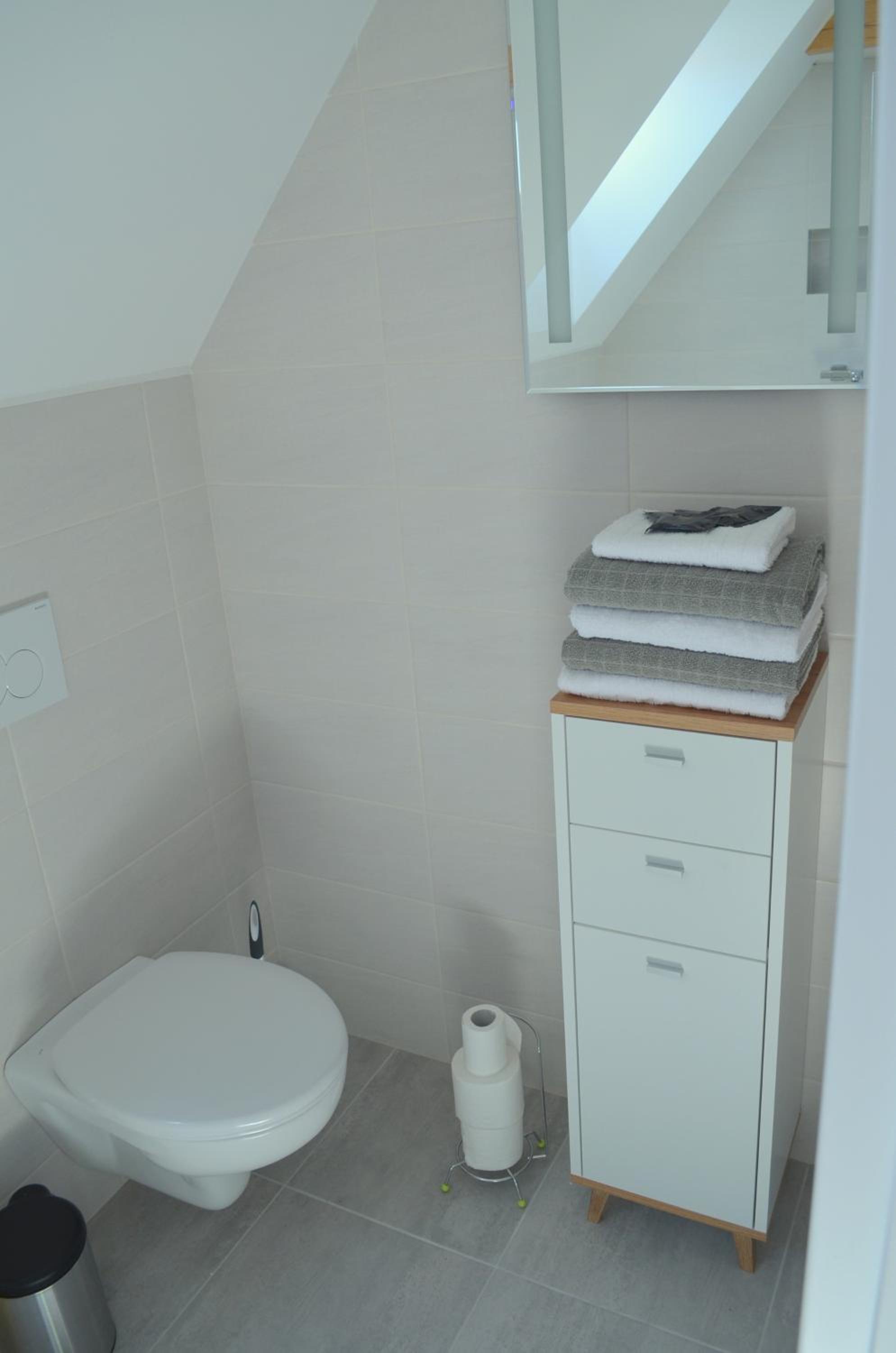 One-Bedroom Apartment - Photo 4