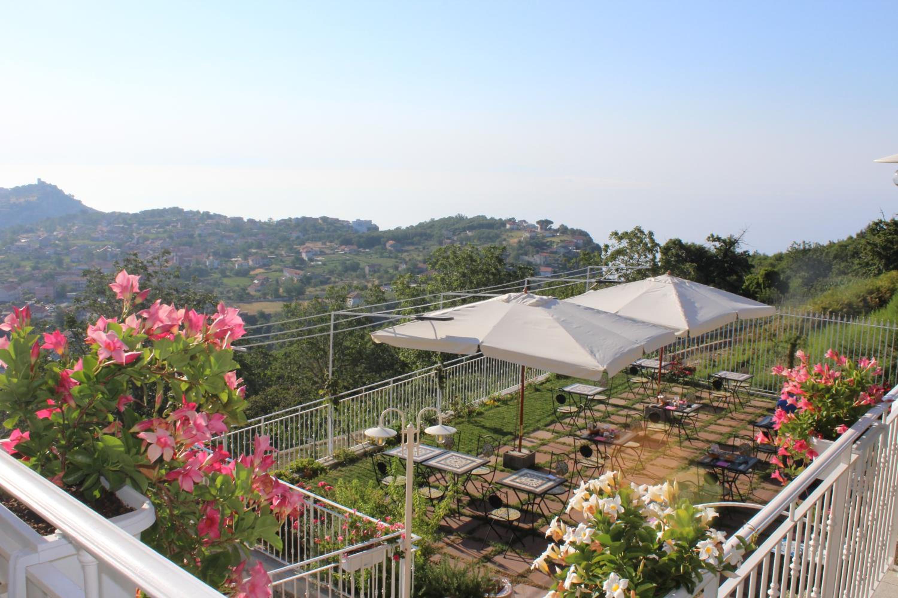 Deluxe Double Room with Balcony and Sea View - Photo 38