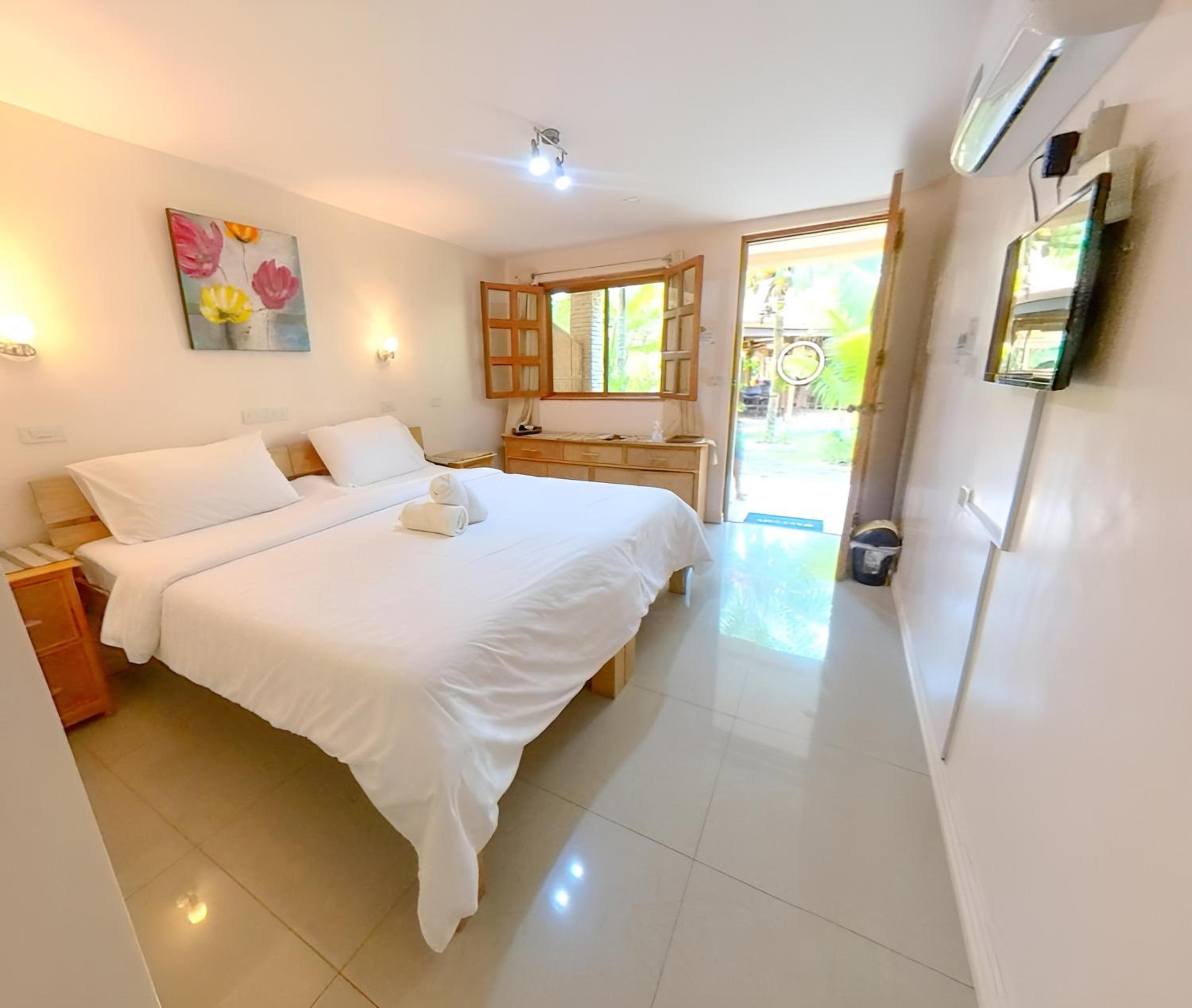 Standard Twin Room - Photo 8