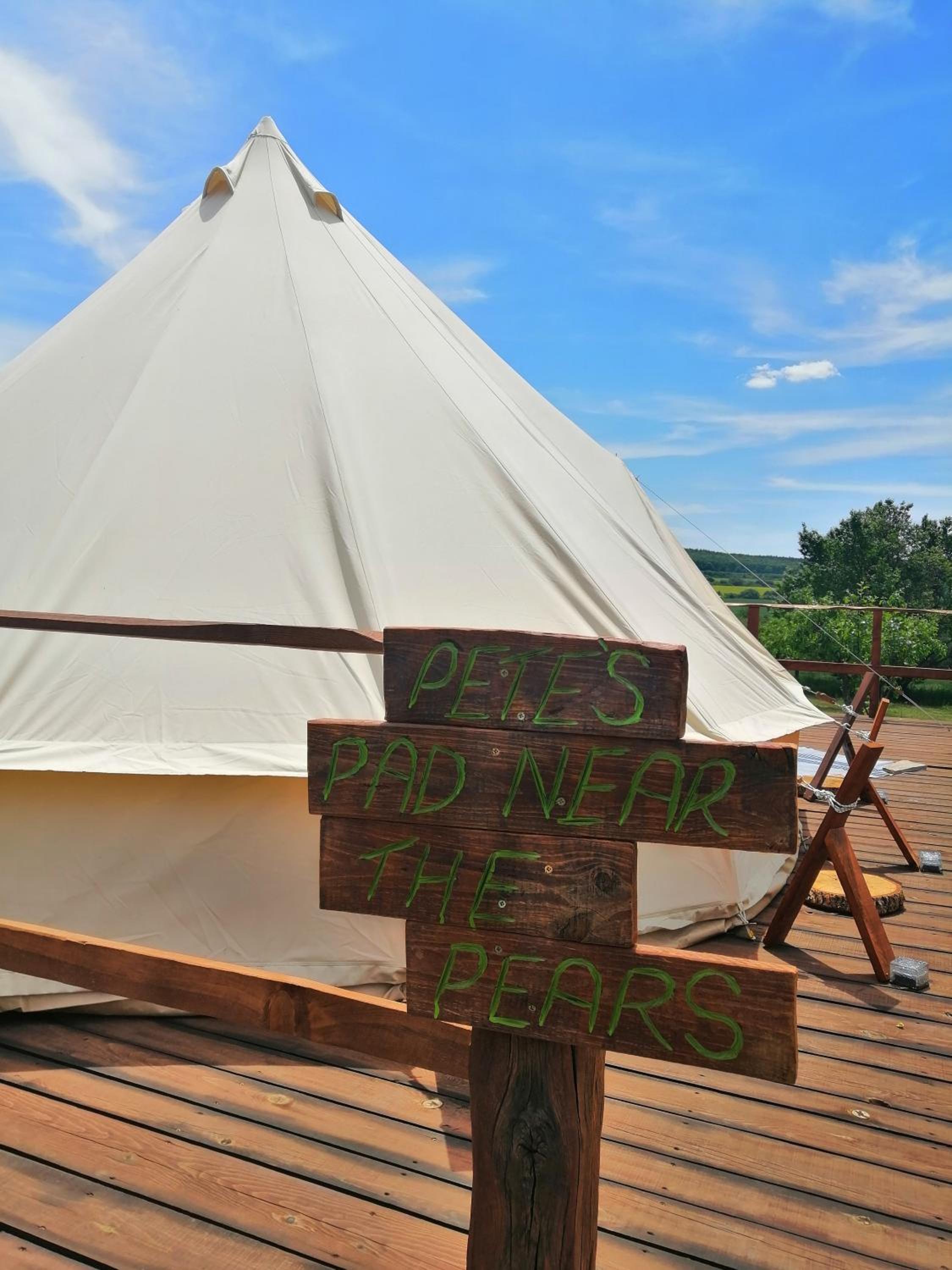 Tent - Photo 3