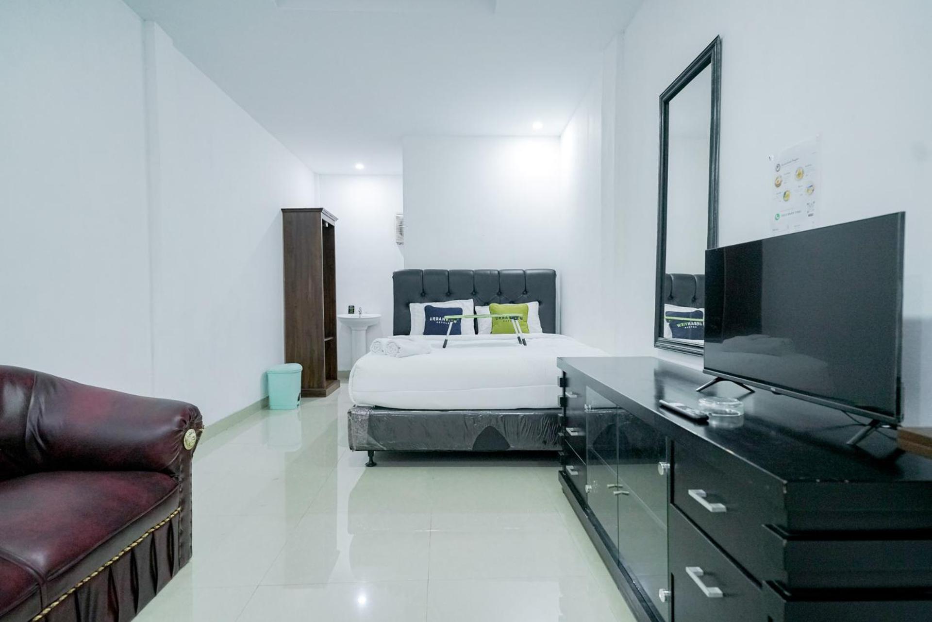 Deluxe Room - Photo 9