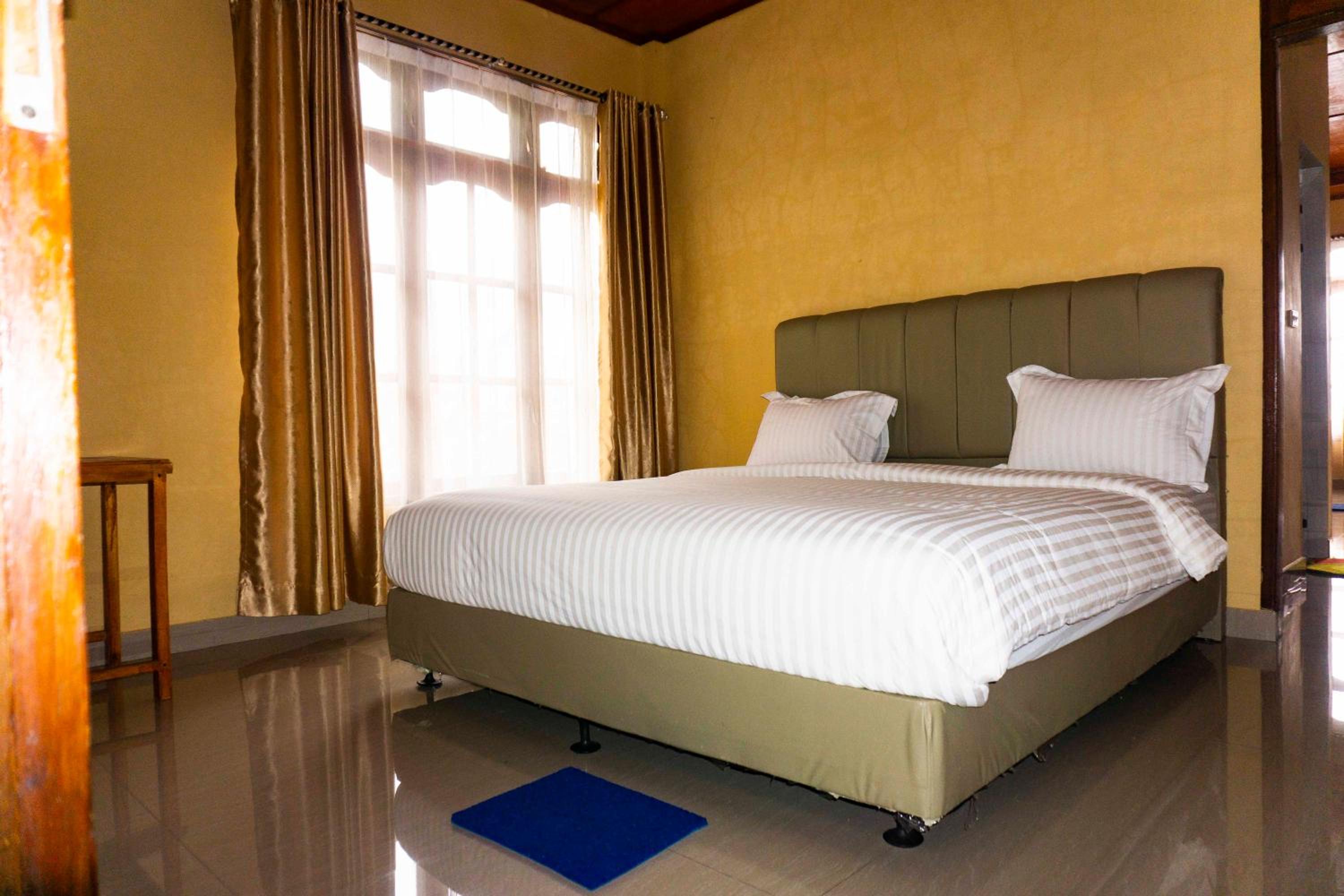 Suite with Lake View - Photo 18