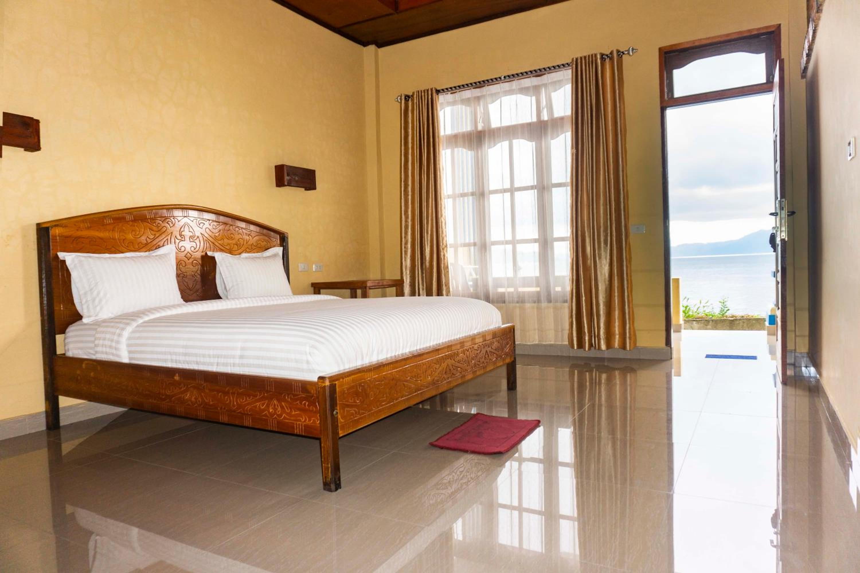 Deluxe Double Room with Balcony - Photo 1