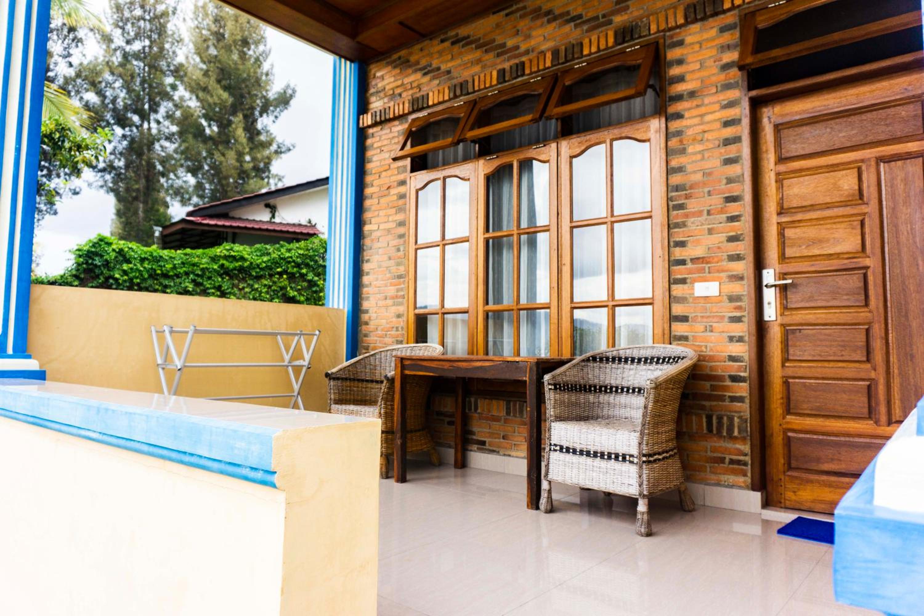 Deluxe Double Room with Balcony - Photo 14