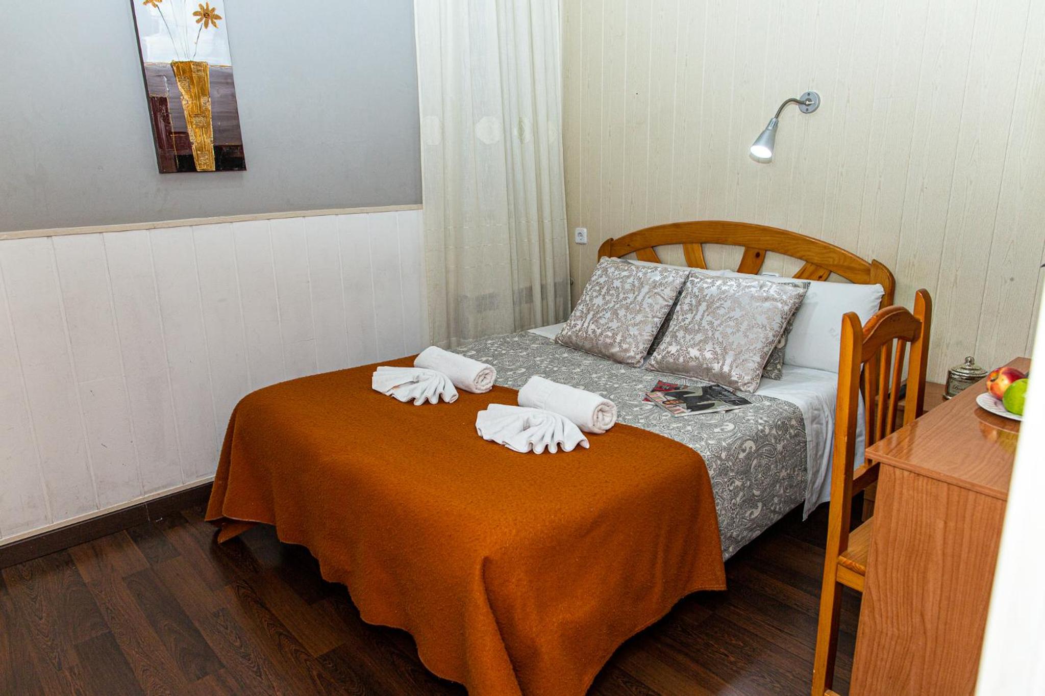 Interior Double Room - Photo 3