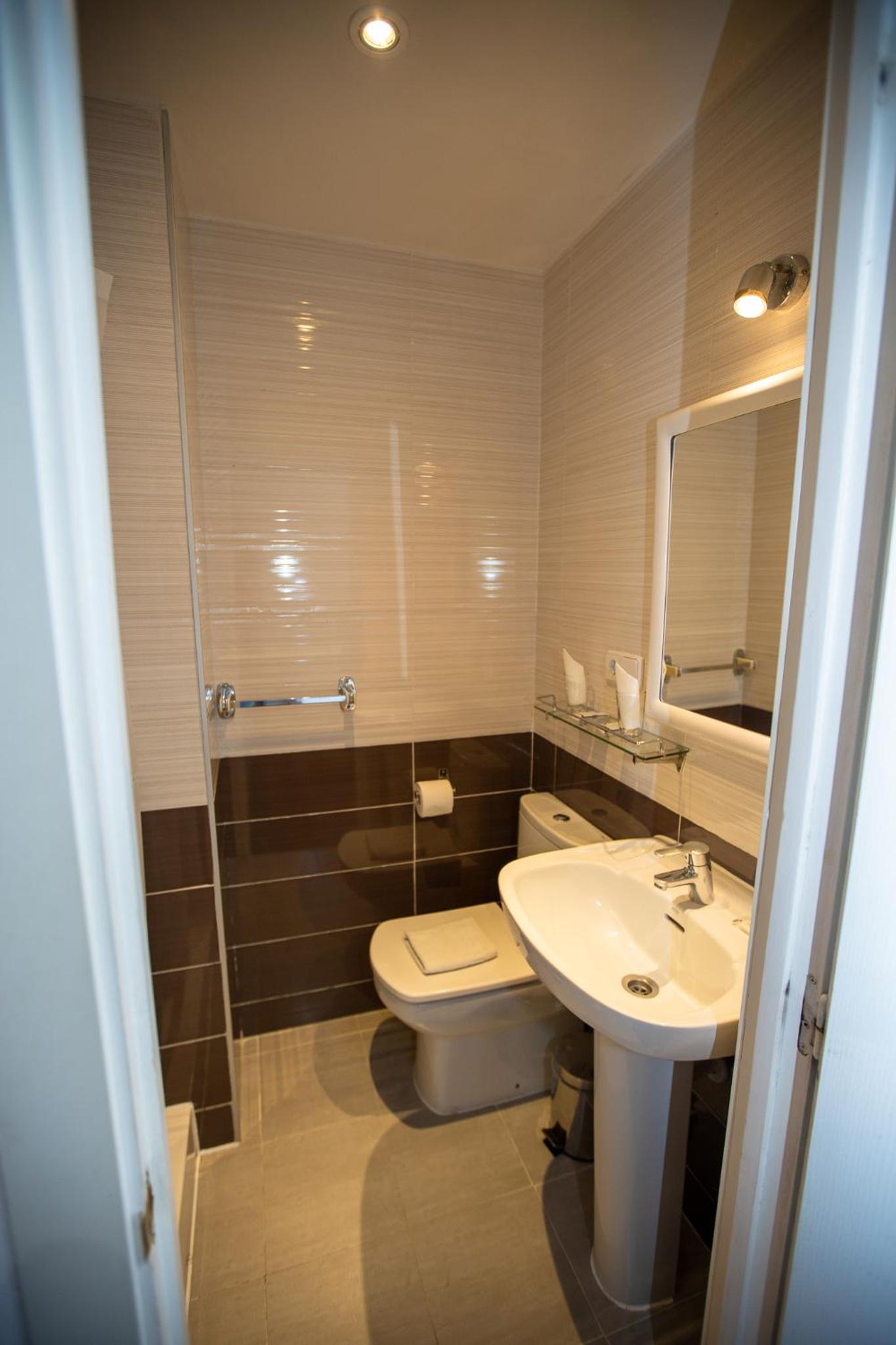 Interior Double Room - Photo 4