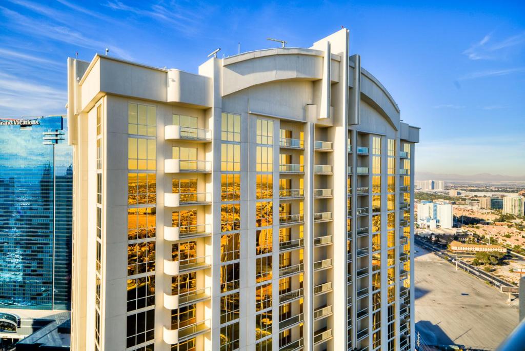 Elite 1BR Suite Strip View with Balcony - Photo 30