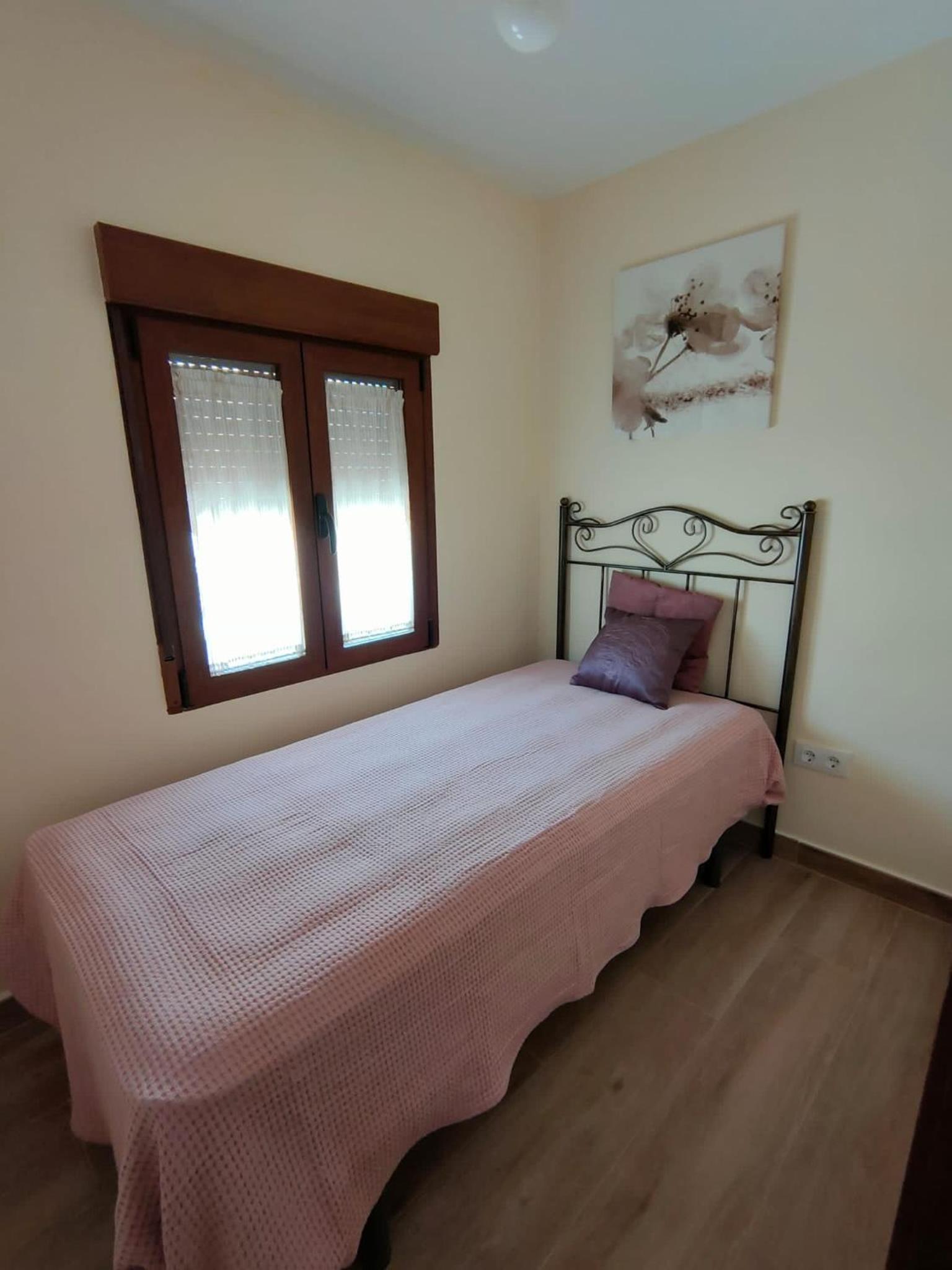 Casa adosada de tres habitaciones