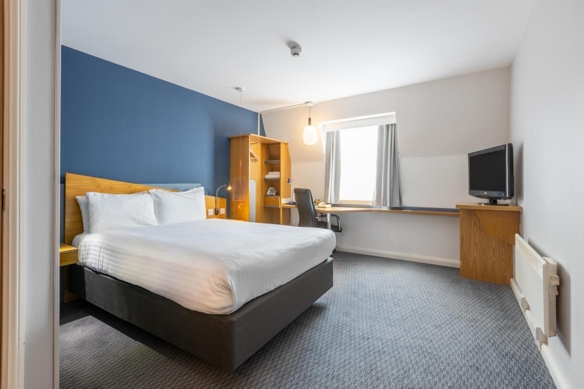 Double Room with Free Hot Breakfast - Accessible - Photo 5
