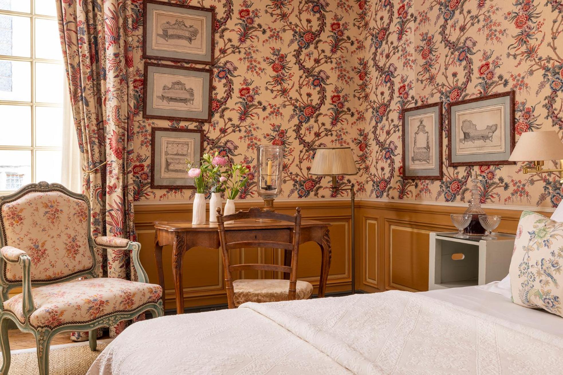 Double or Twin Deluxe Room - Photo 2