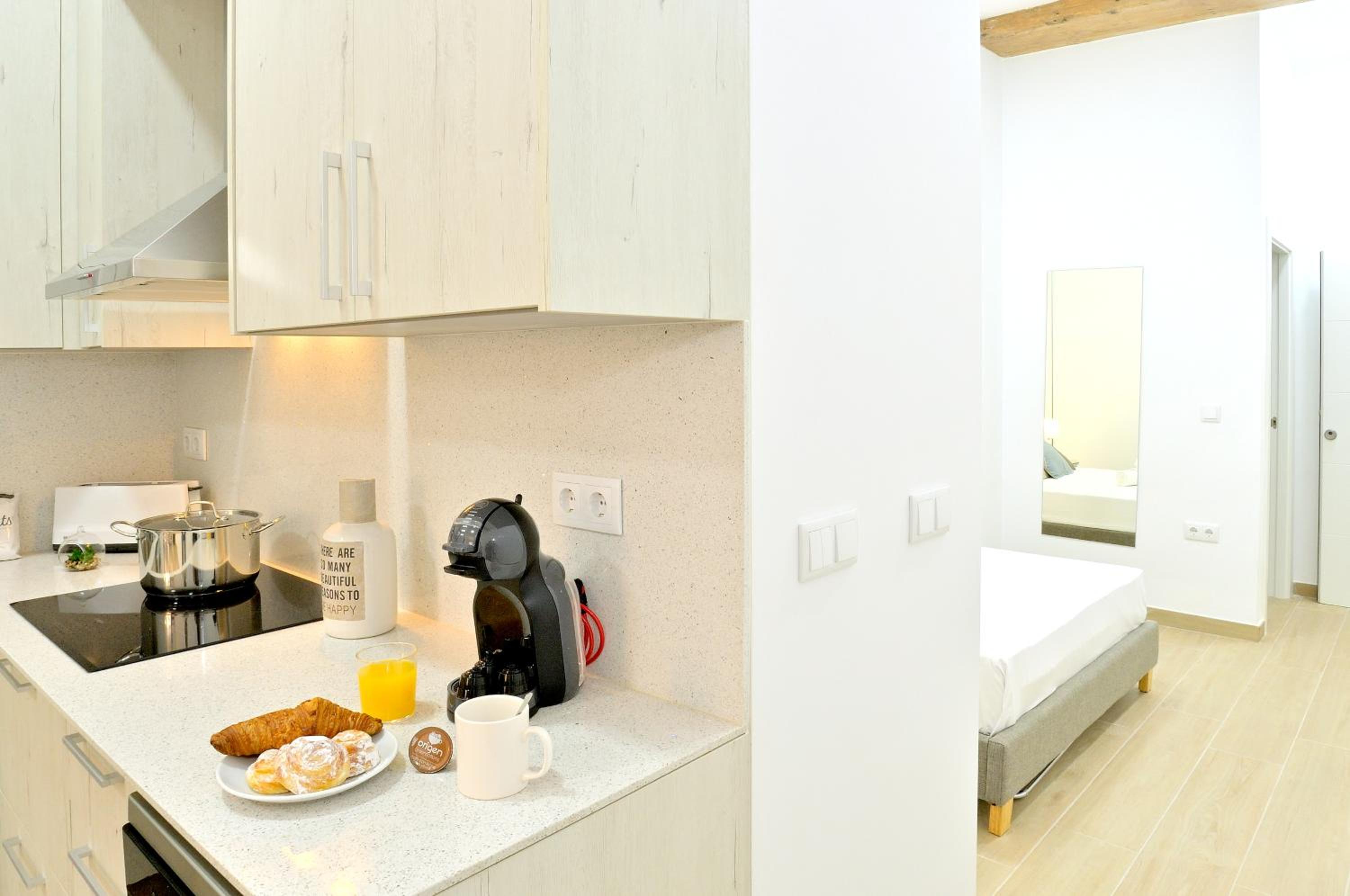One-Bedroom Apartment - Photo 4