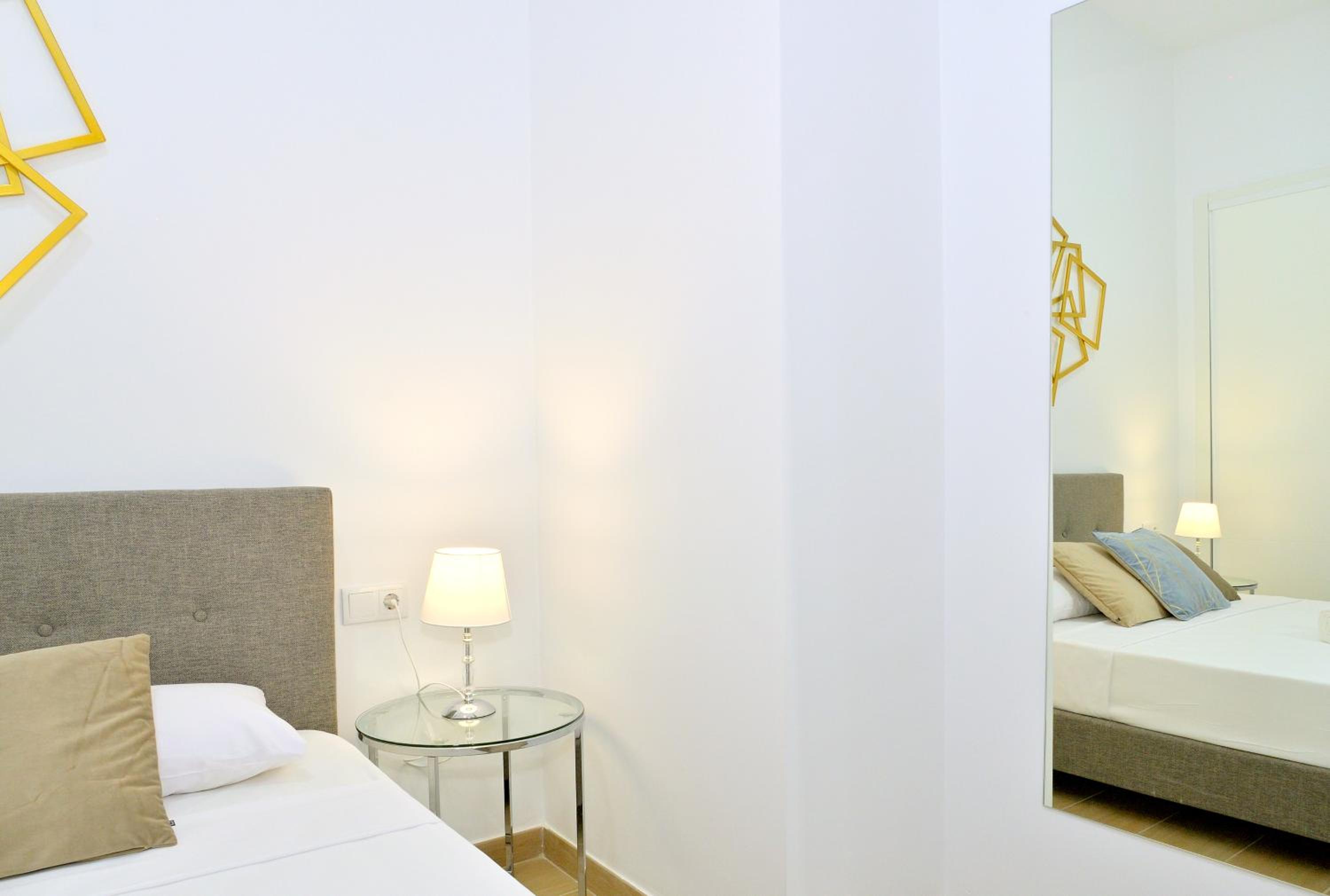 One-Bedroom Apartment - Photo 6