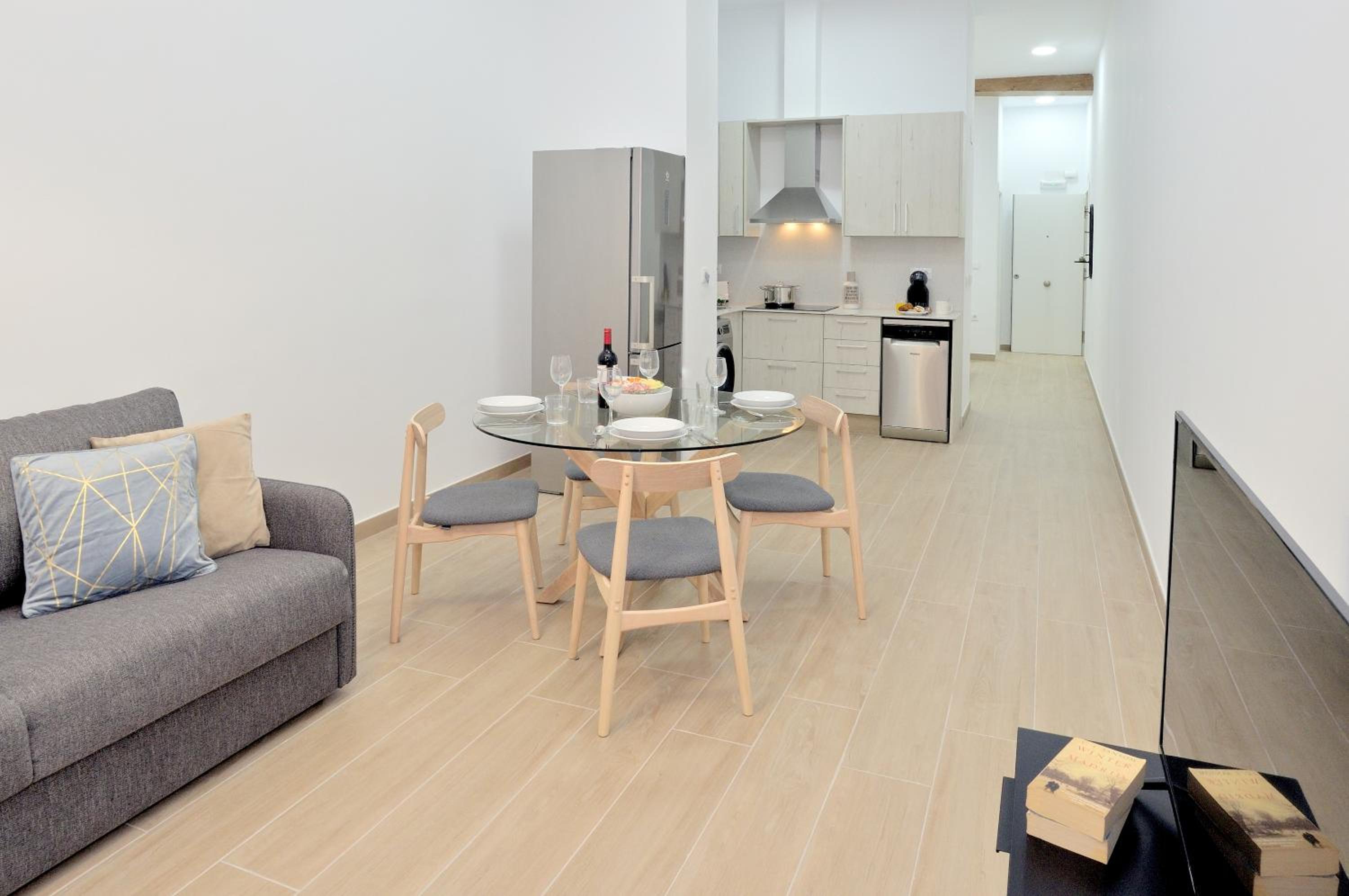 One-Bedroom Apartment - Photo 33