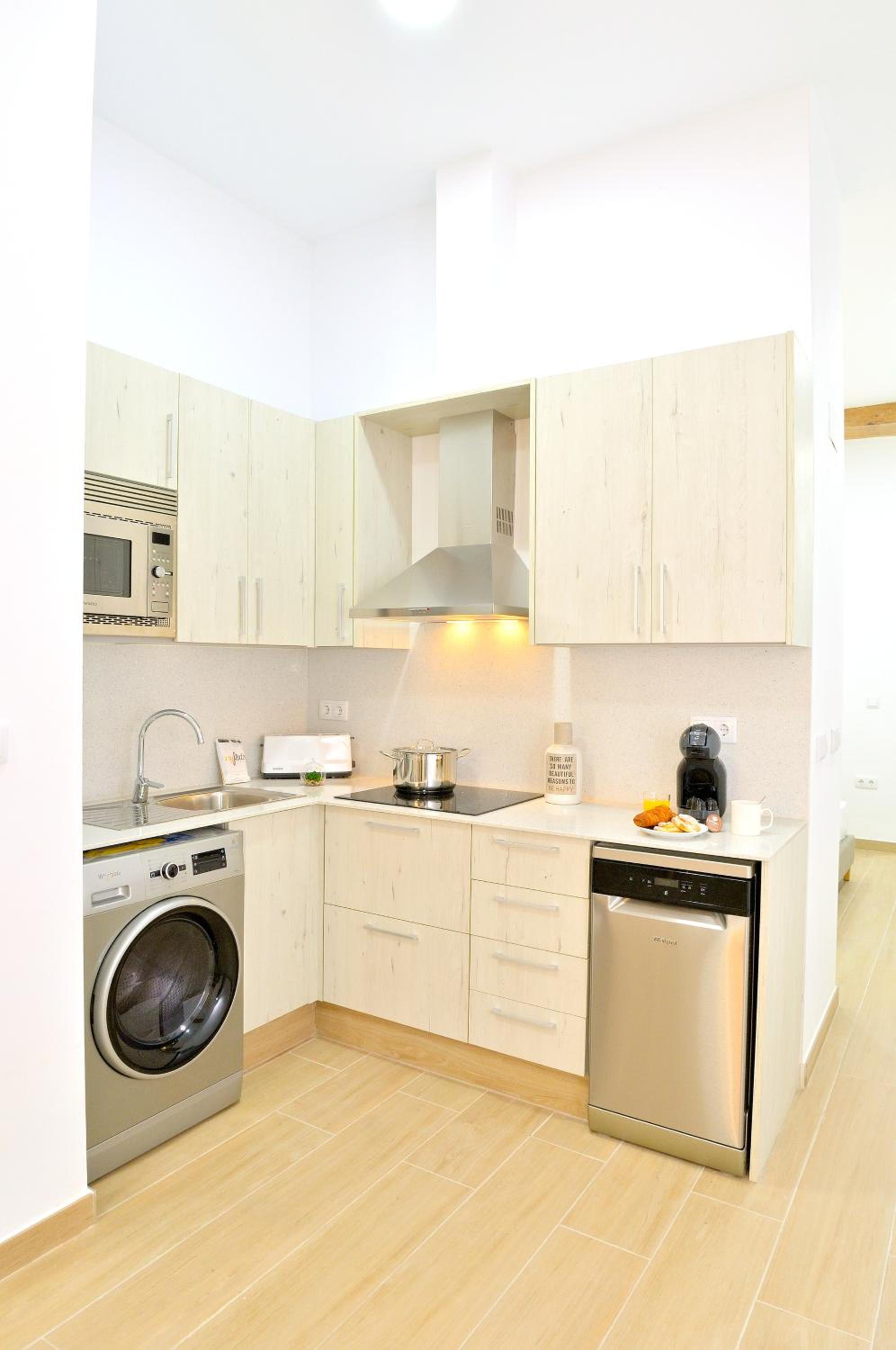 One-Bedroom Apartment - Photo 3