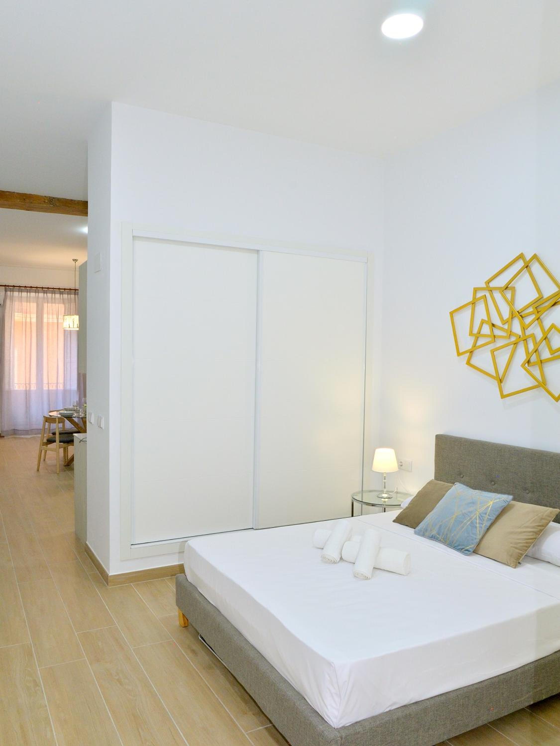 One-Bedroom Apartment - Photo 5