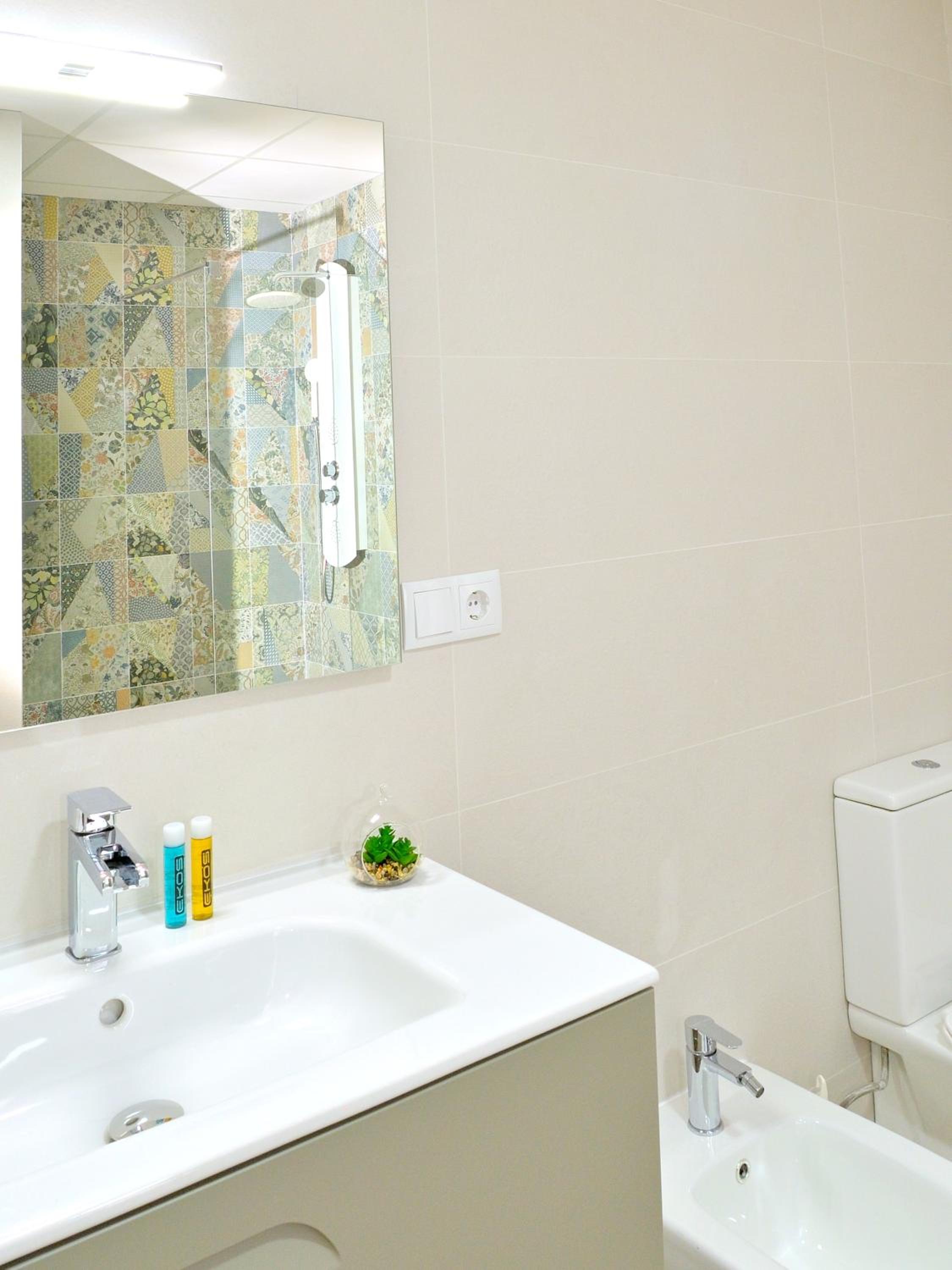 One-Bedroom Apartment - Photo 39