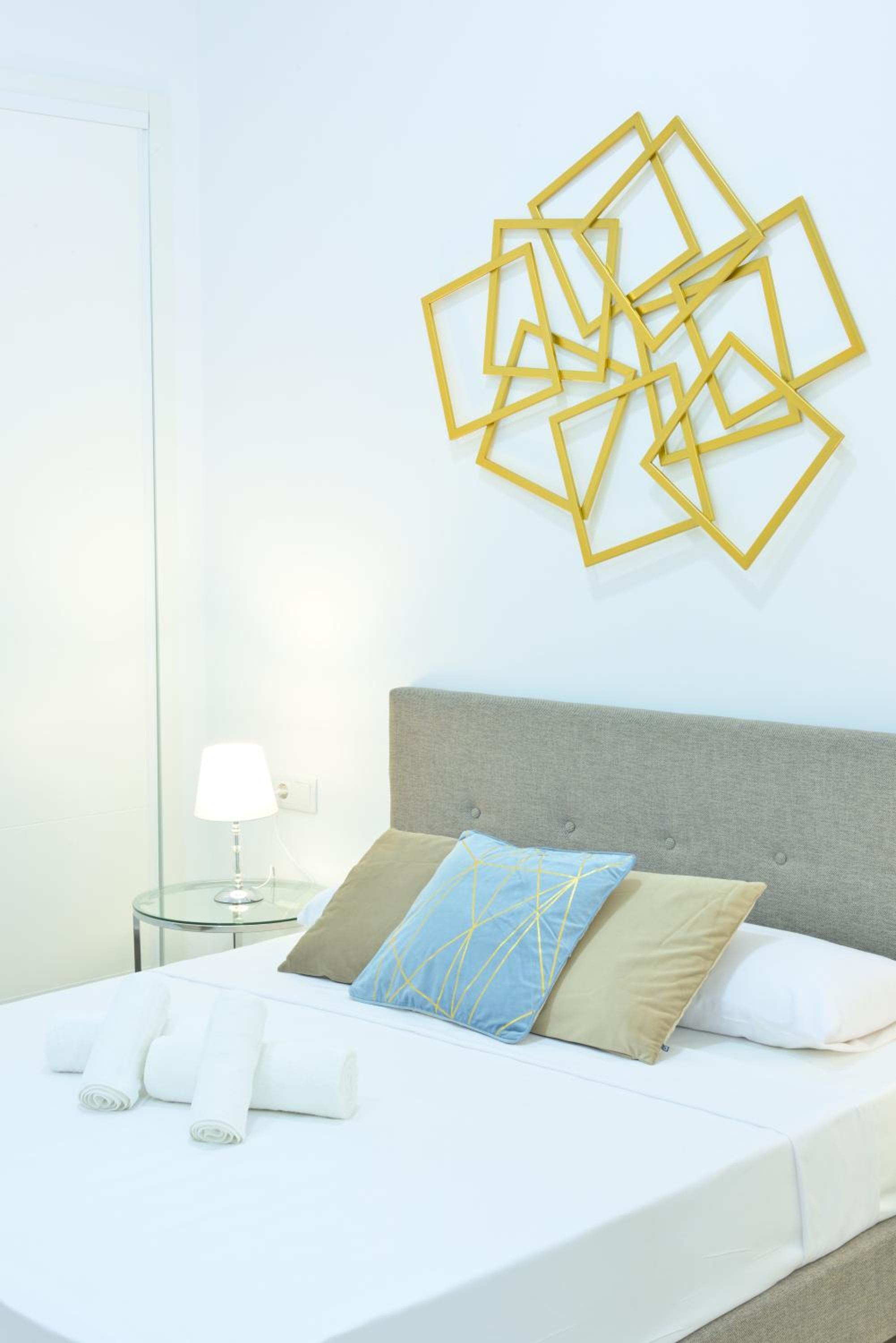 One-Bedroom Apartment - Photo 17