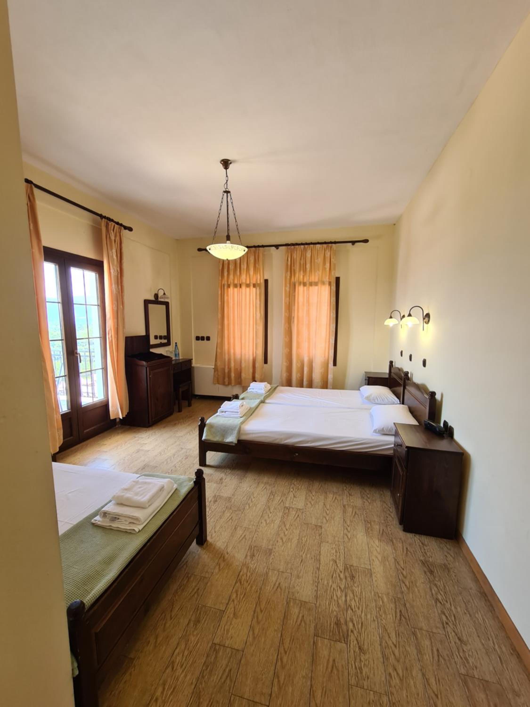 Triple Room with Lake View - Photo 1