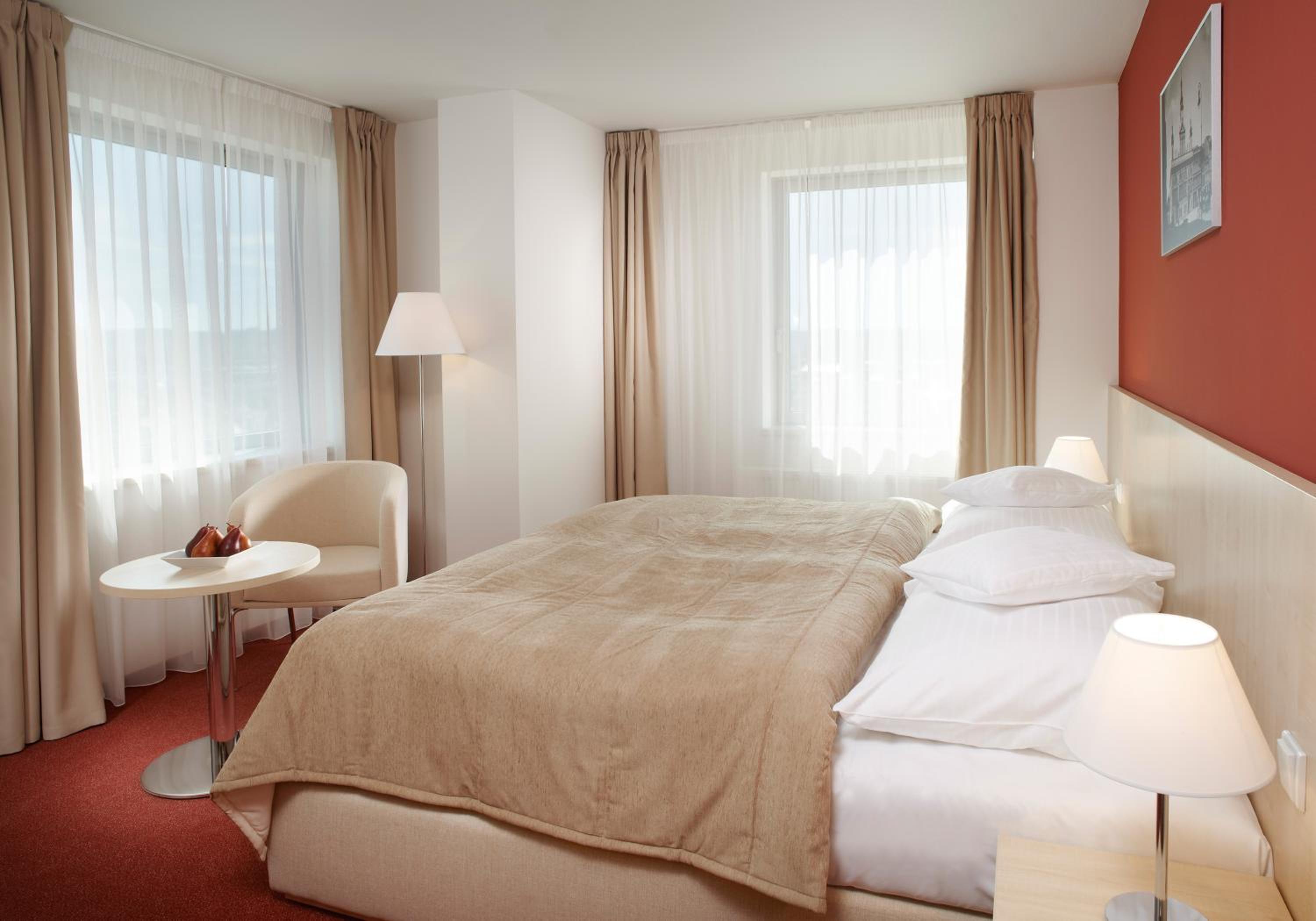 Standard Double or Twin Room - Photo 6