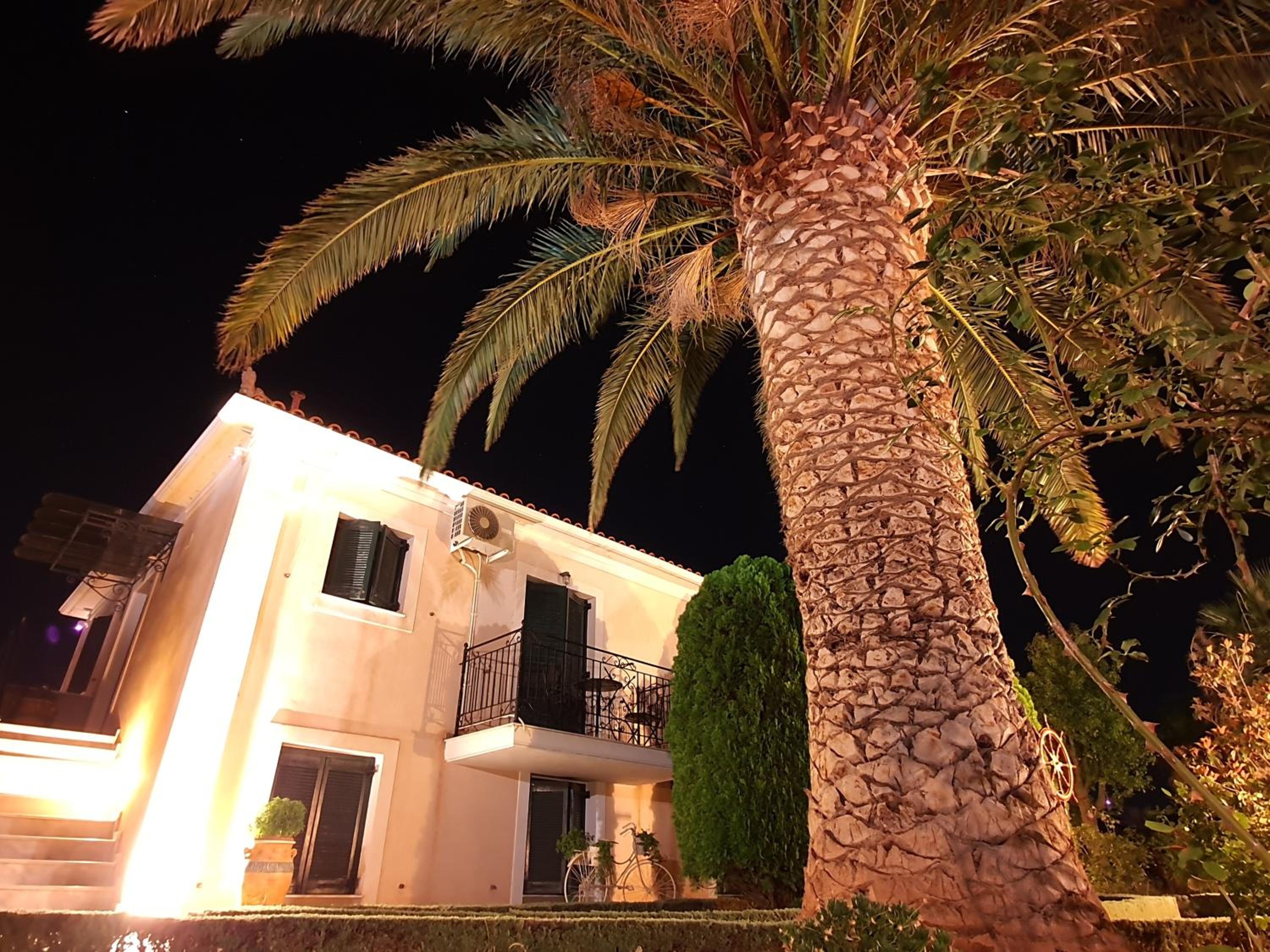 Deluxe House - Photo 7