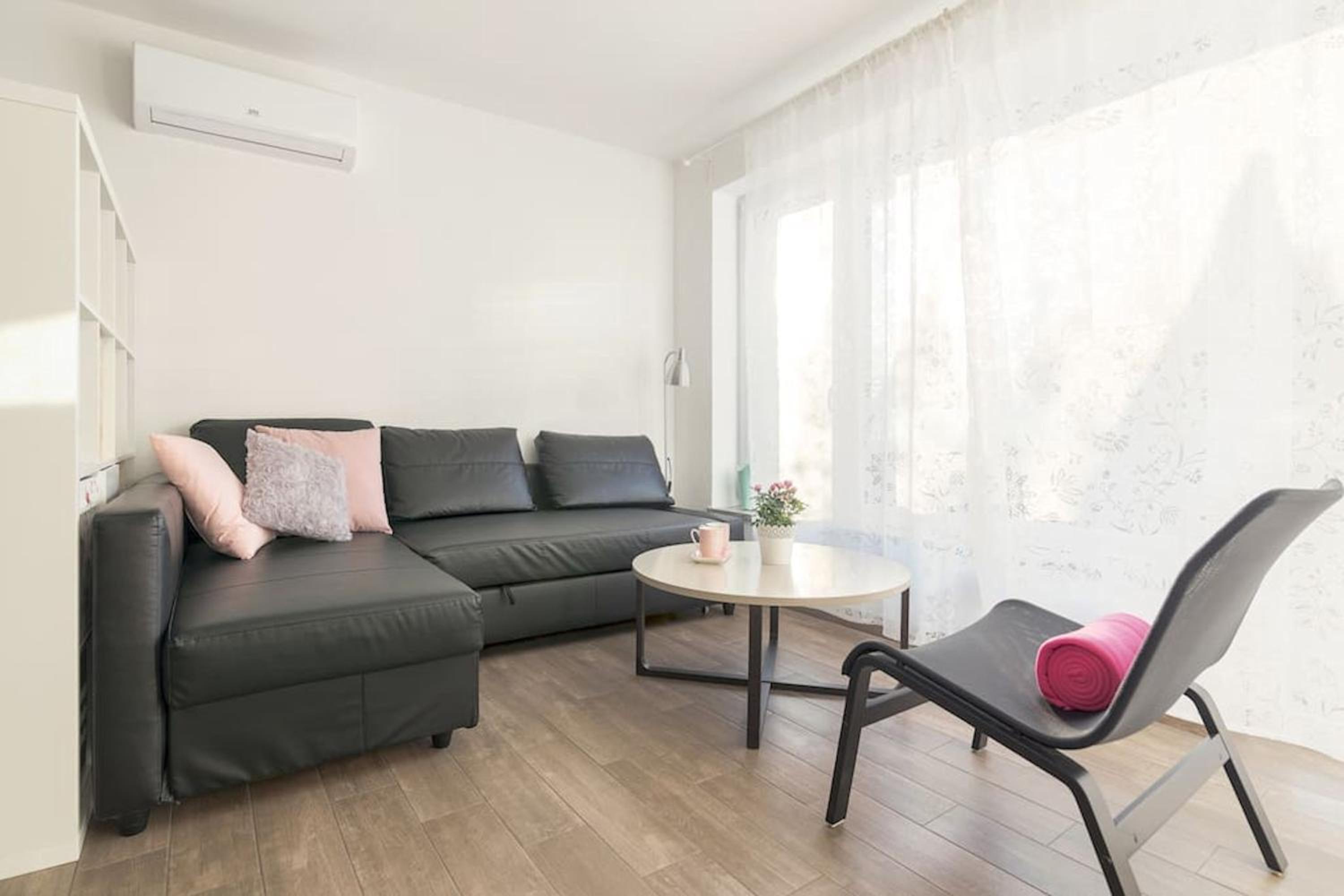 Two-Bedroom Apartment with Terrace photo 3