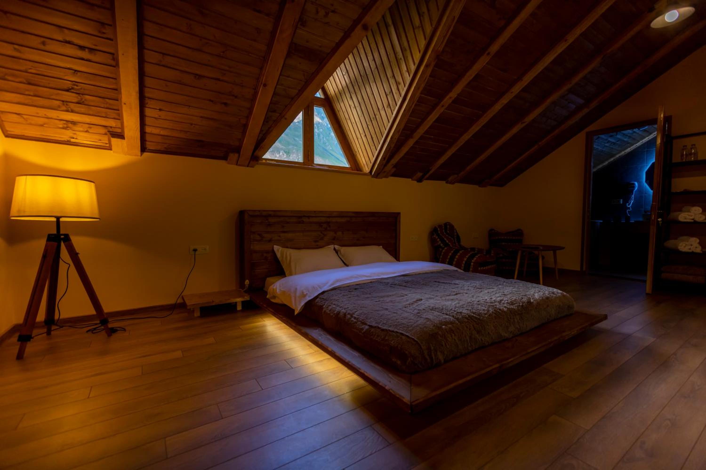 Deluxe Double Room with Shower