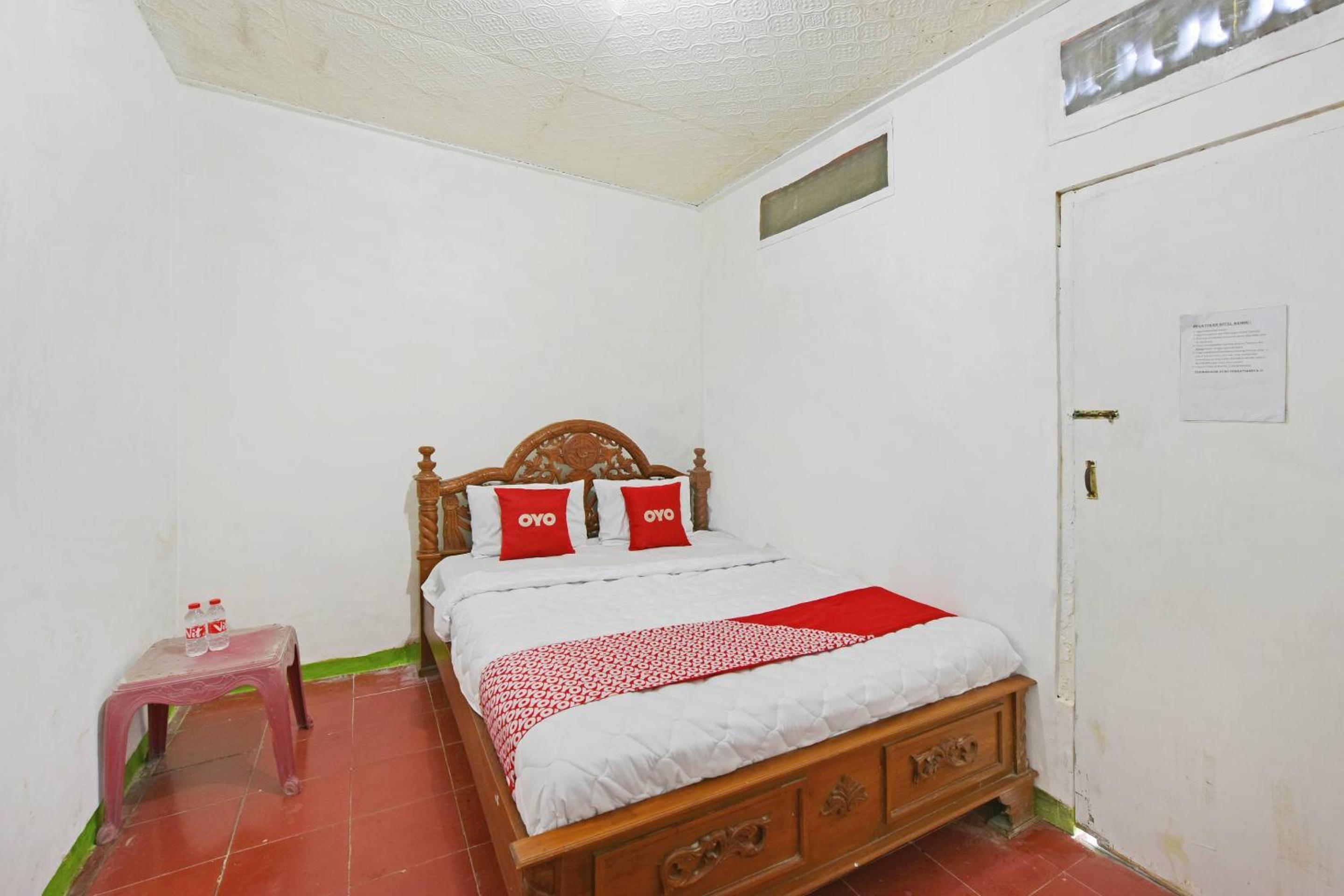 Budget Double Room - Photo 8