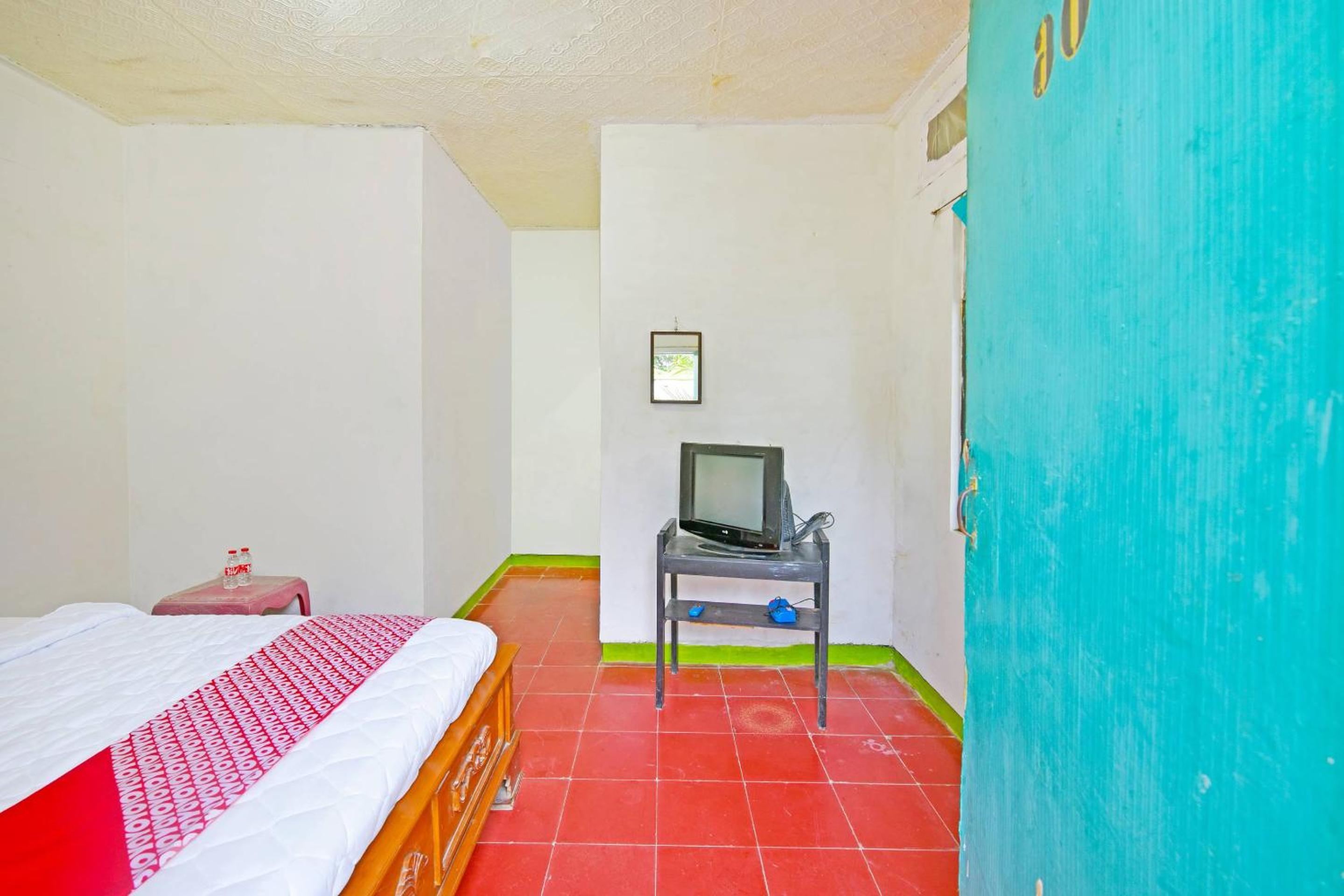 Budget Double Room - Photo 5