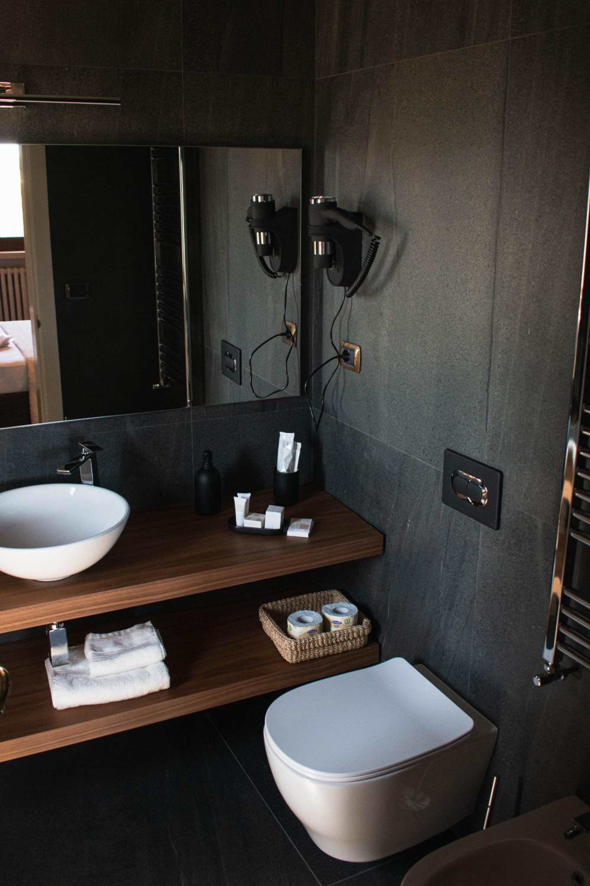 Double Room with Private Bathroom photo 2