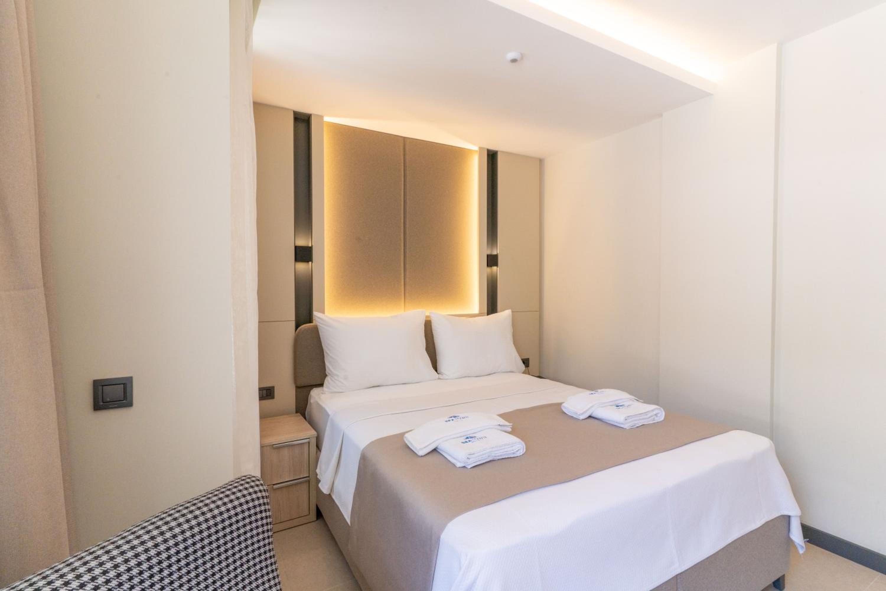 Standard Double Room - Photo 3