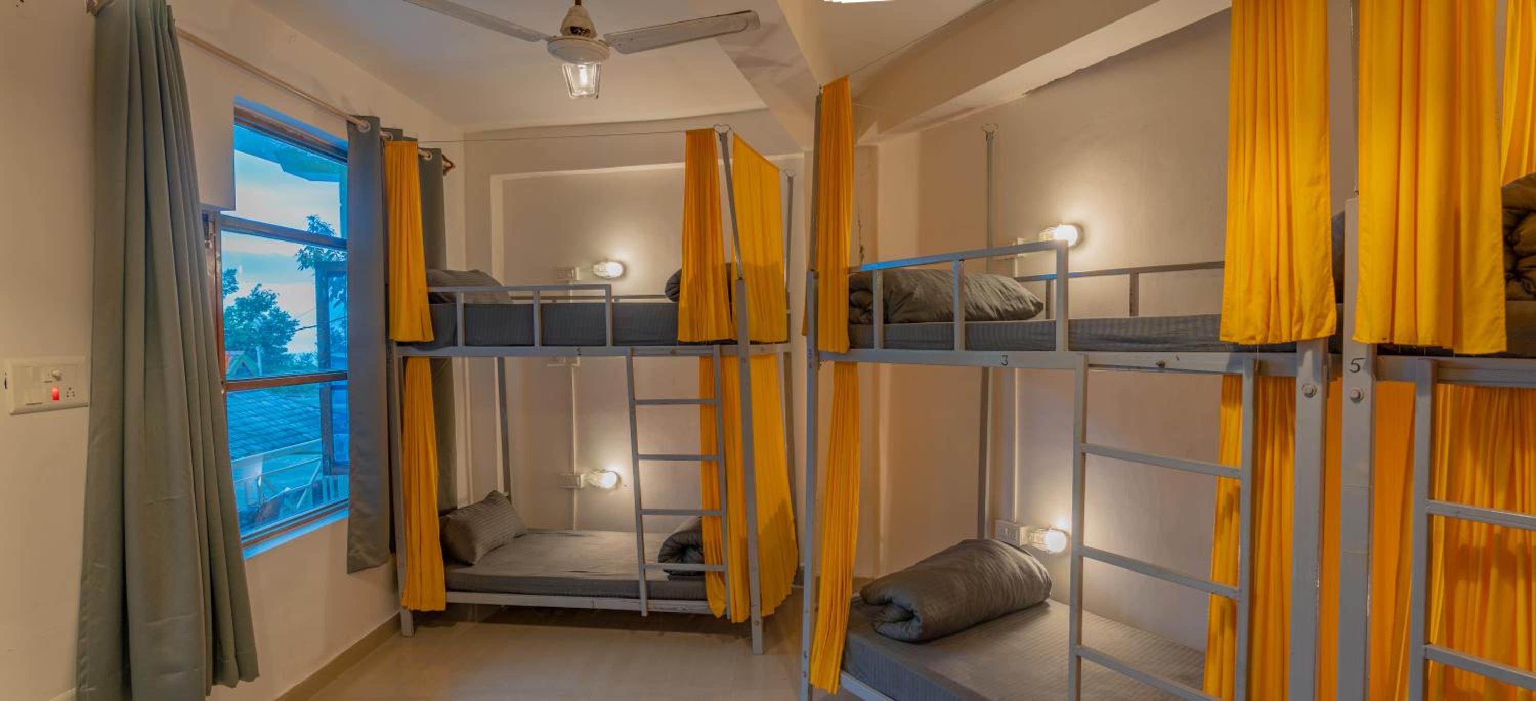 Bed in 10-Bed Mixed Dormitory Room photo 3