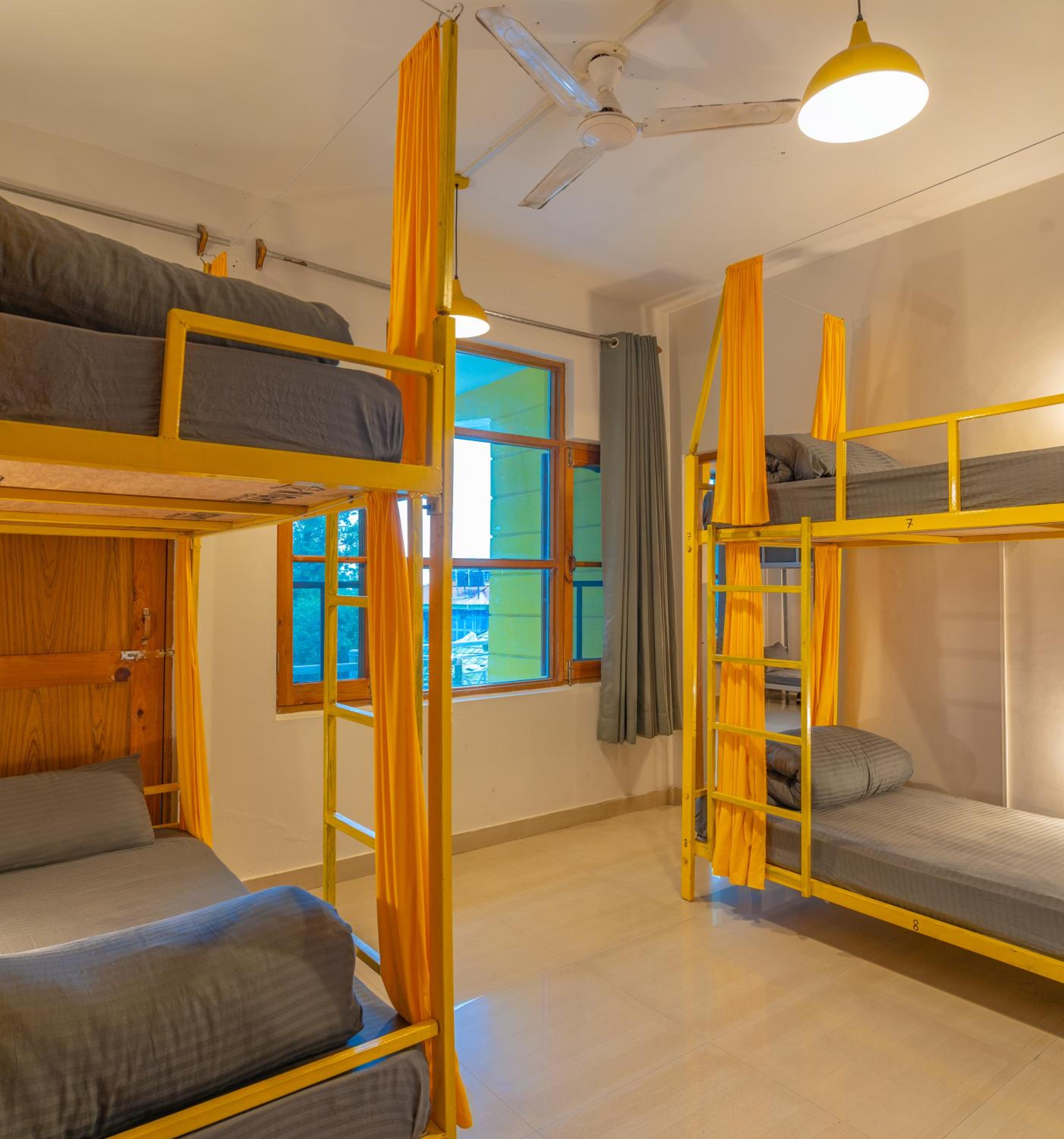 Bed in 10-Bed Mixed Dormitory Room photo 2