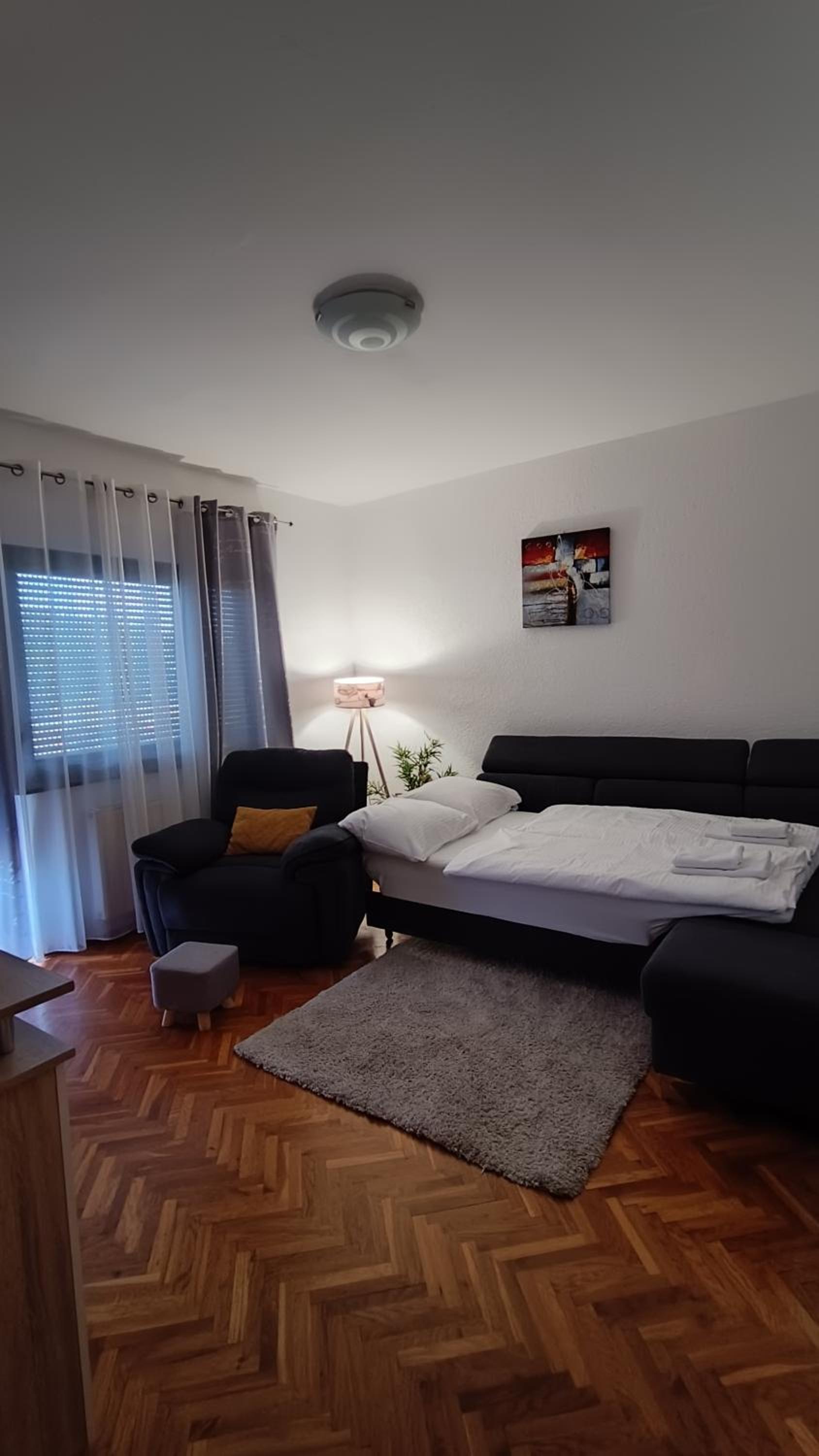 One-Bedroom Apartment - Photo 30