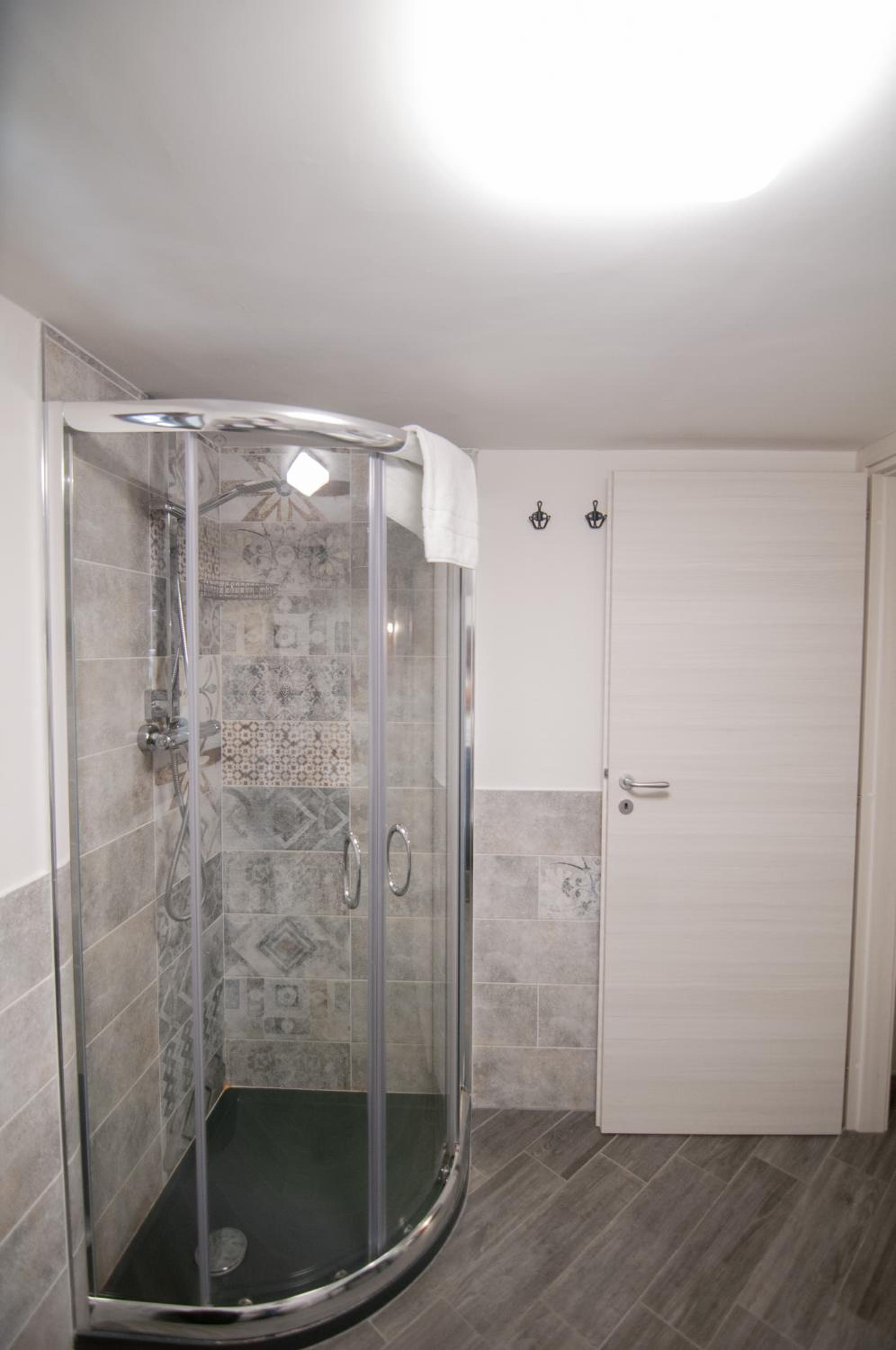 Triple Room with Balcony - Photo 22