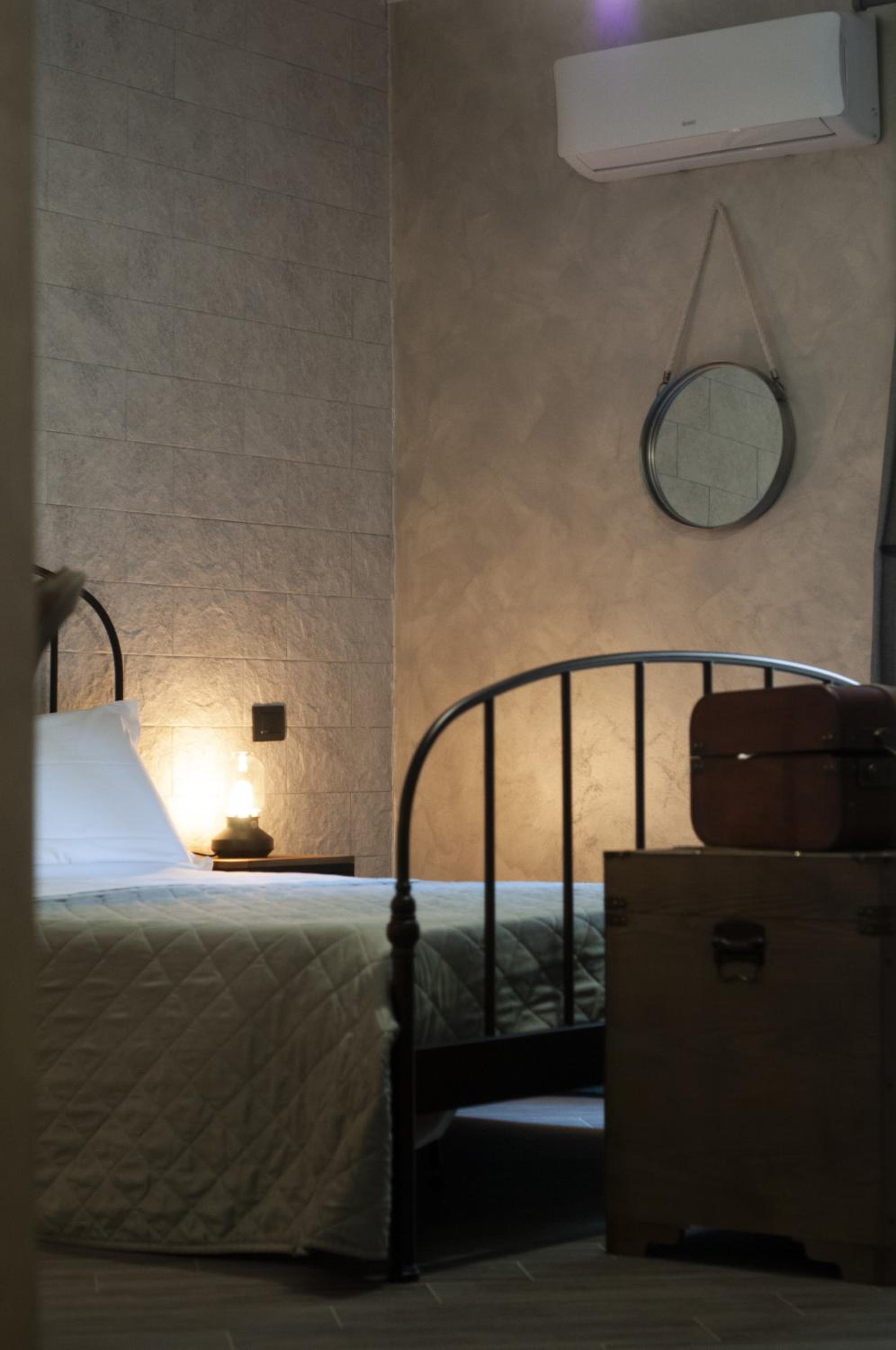 Triple Room with Balcony - Photo 10