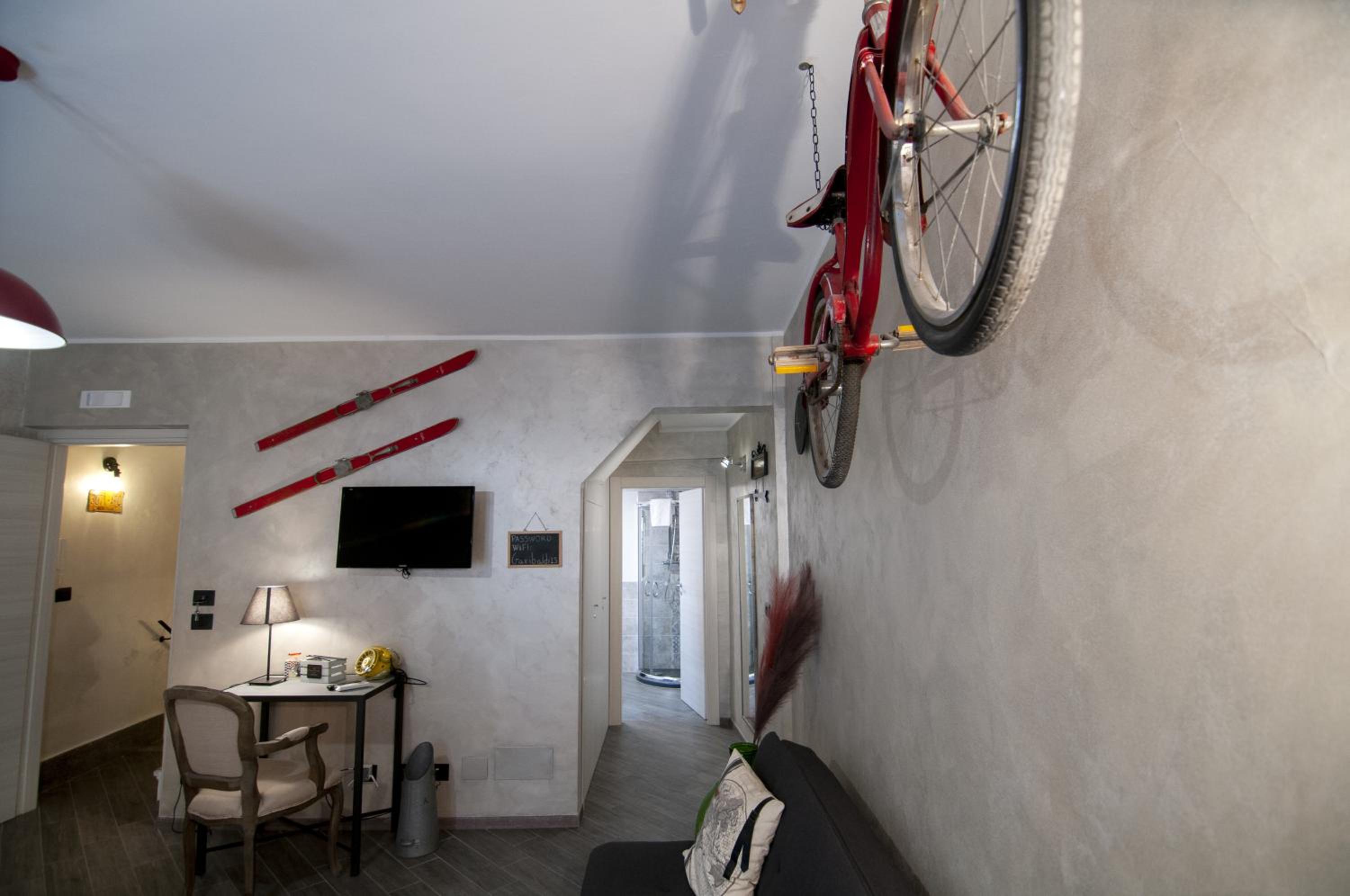 Triple Room with Balcony - Photo 6