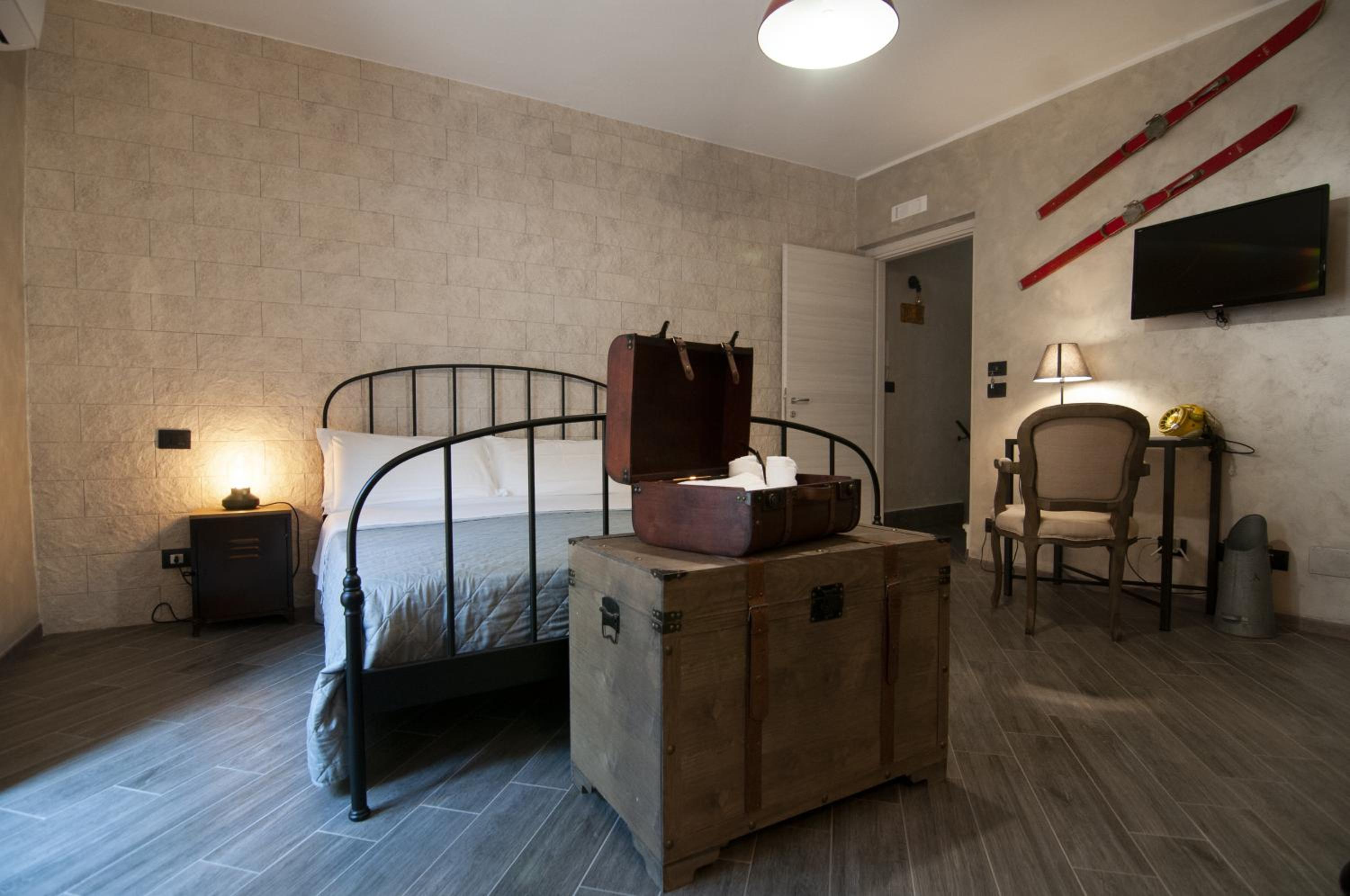 Triple Room with Balcony - Photo 5