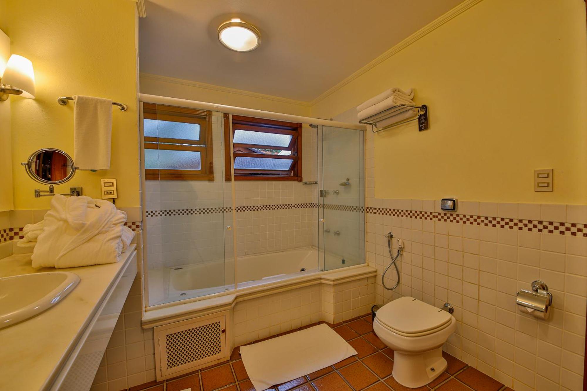 Luxury Suite with Spa Bath photo 3