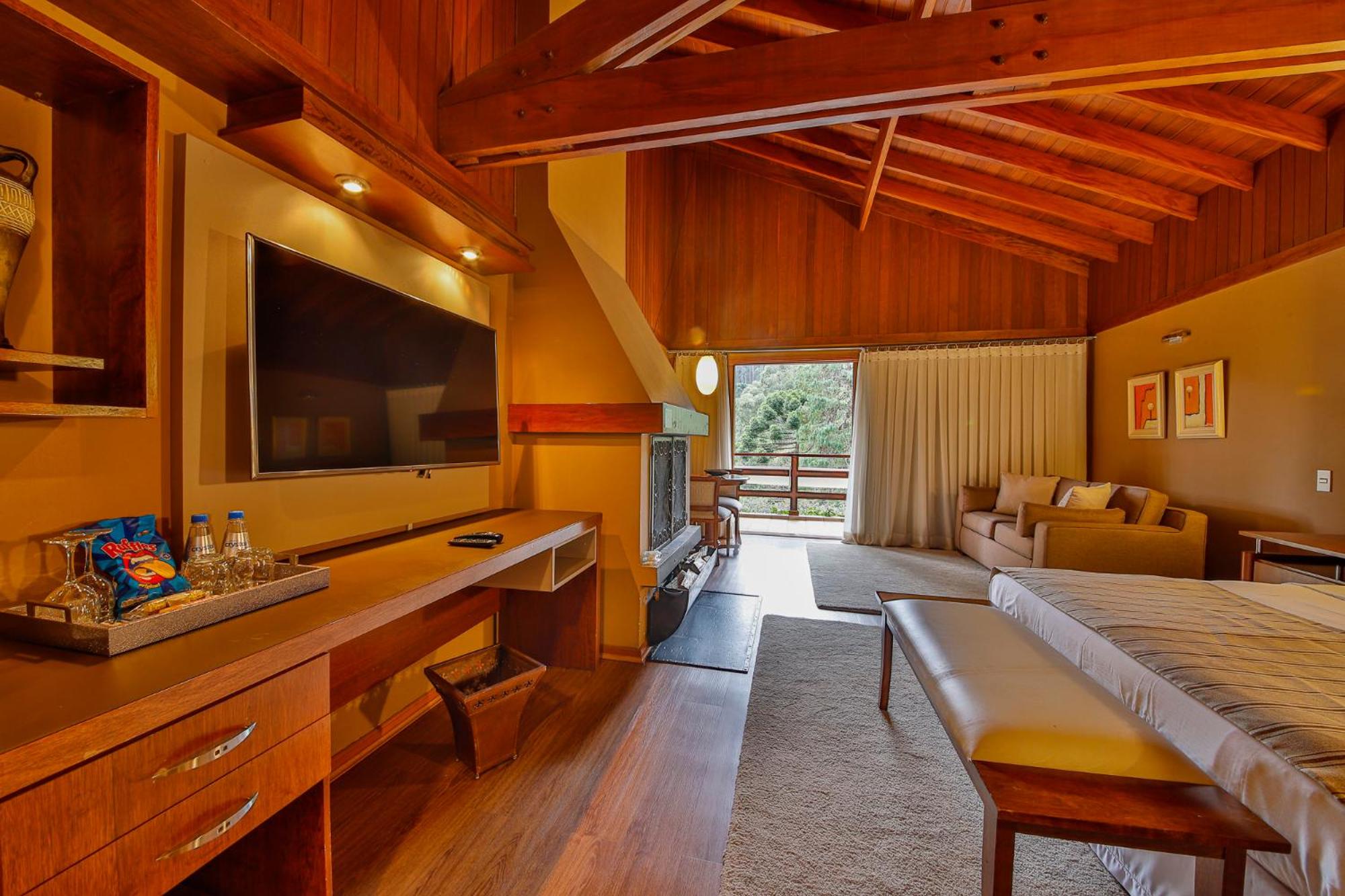 Luxury Suite with Spa Bath photo 1