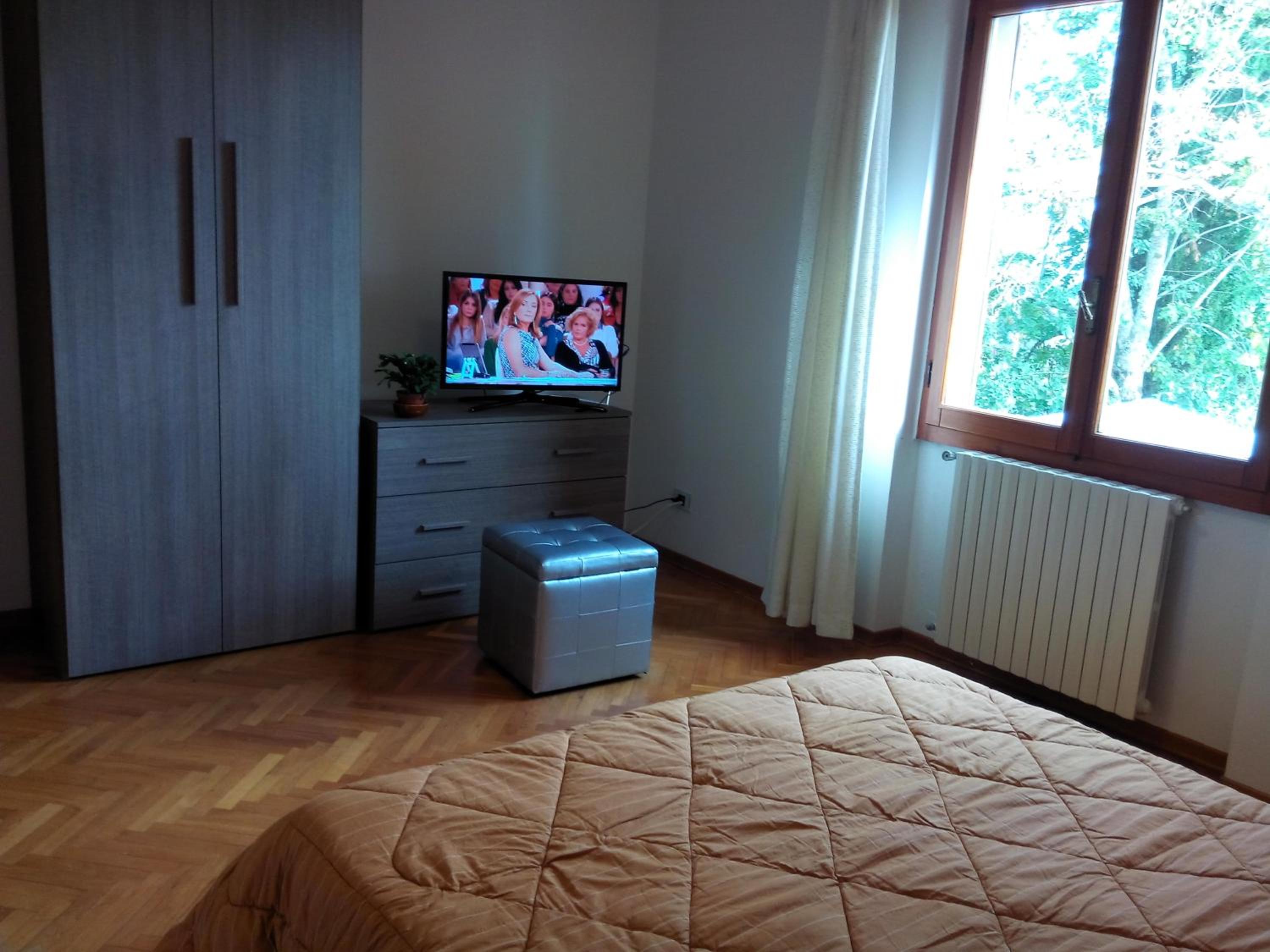 Double Room with Shared Bathroom photo 1
