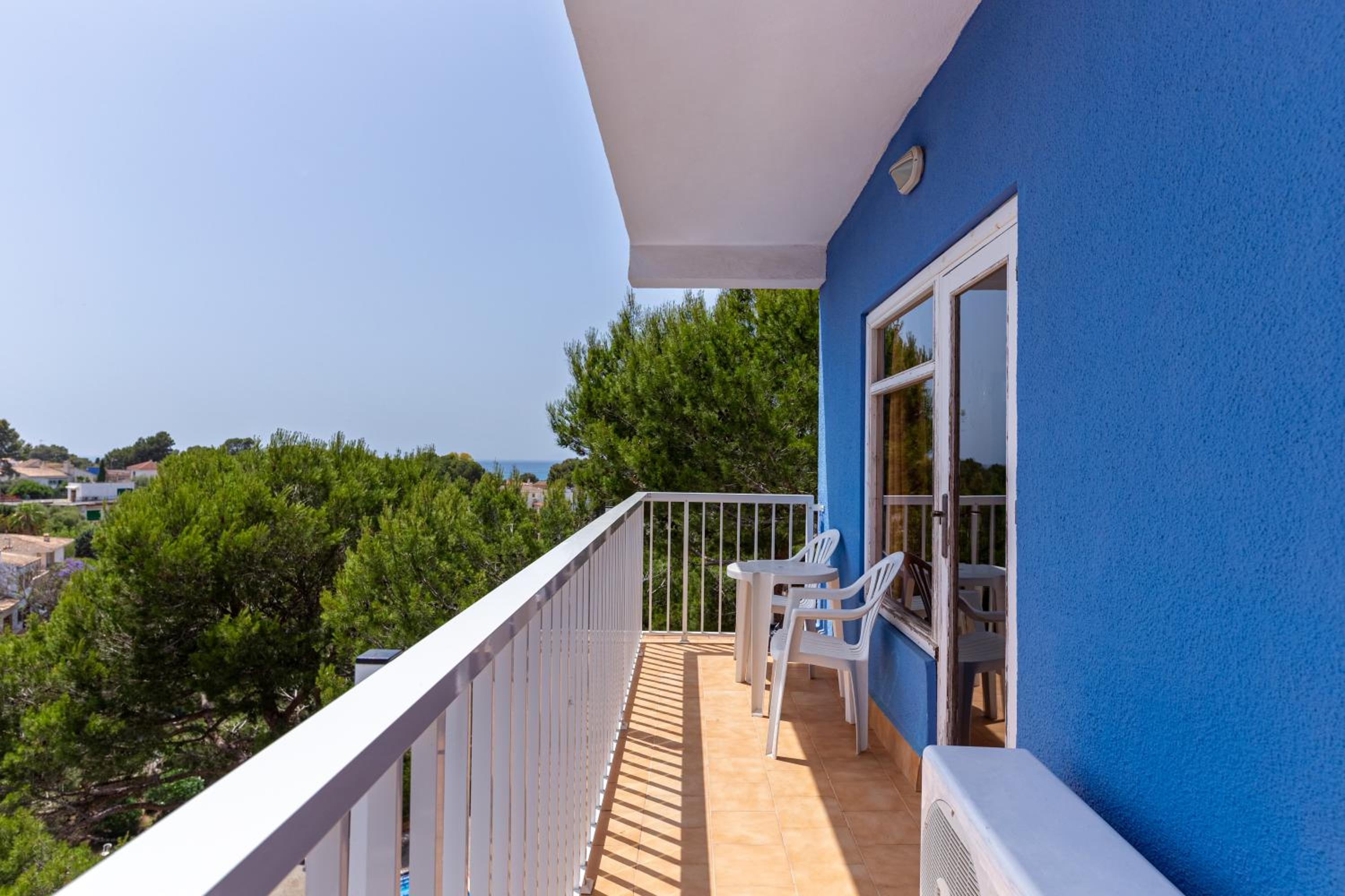 Double Room High Floor with Balcony  - Photo 7