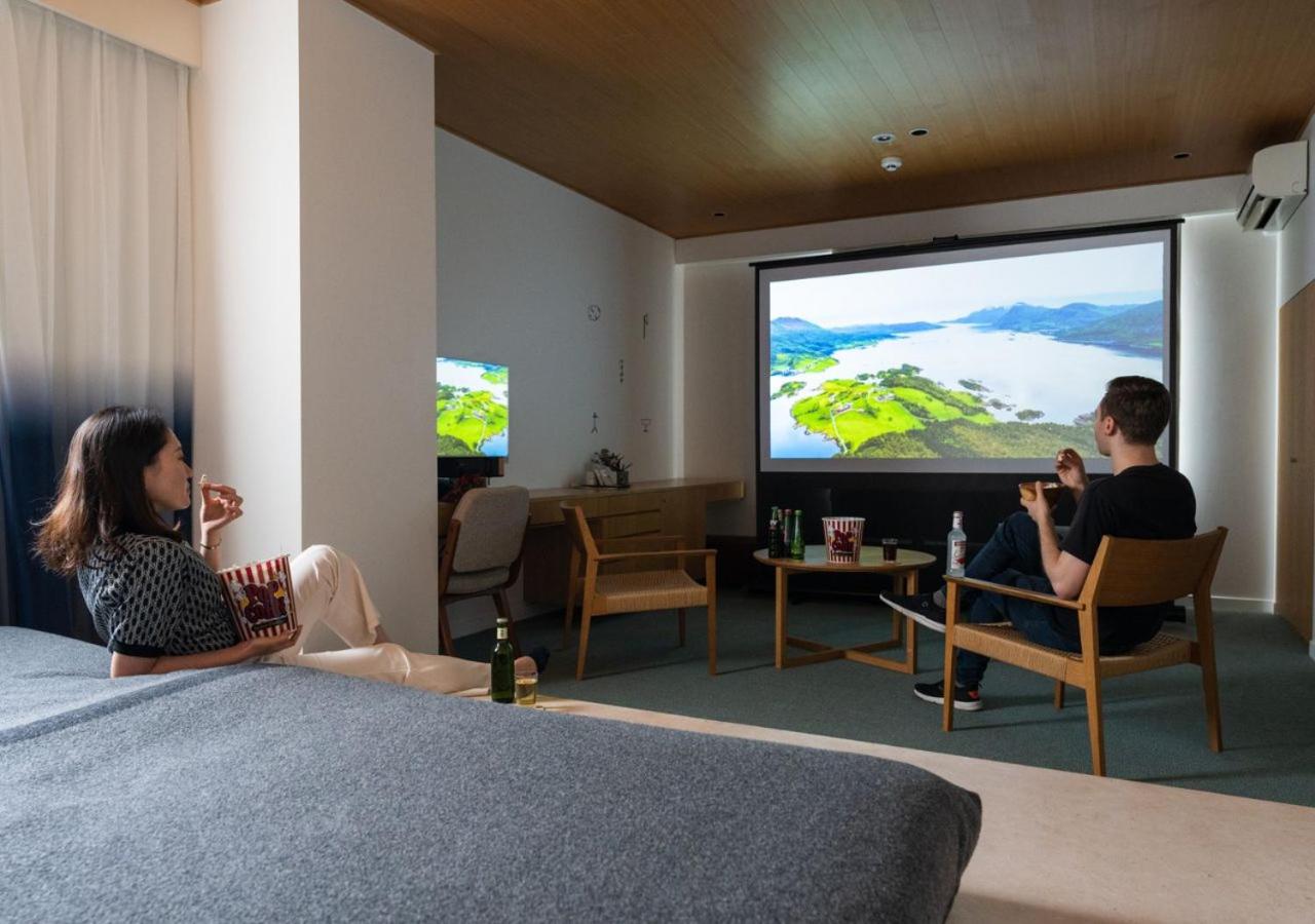 Theater Deluxe King or Twin Room with Private Bathroom