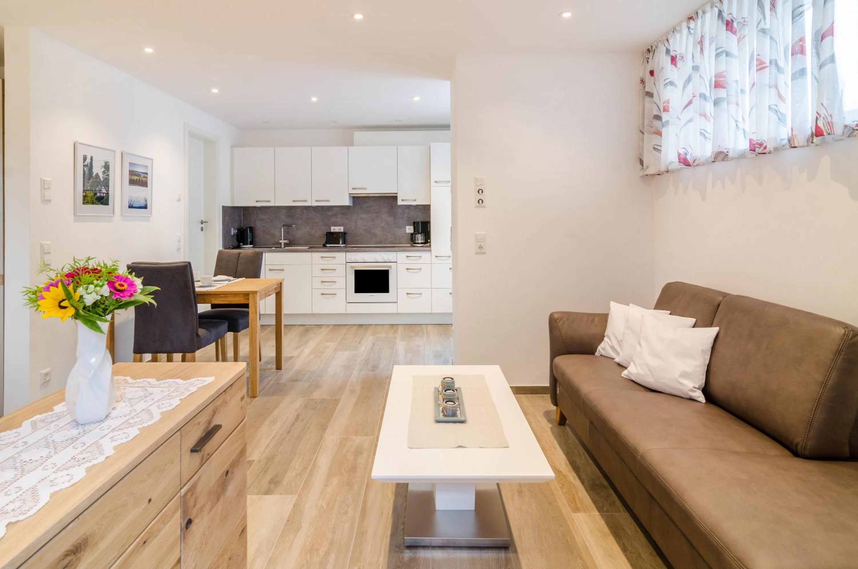 One-Bedroom Apartment with Garden photo 2