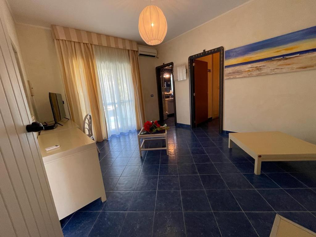 Junior Suite - Photo 11