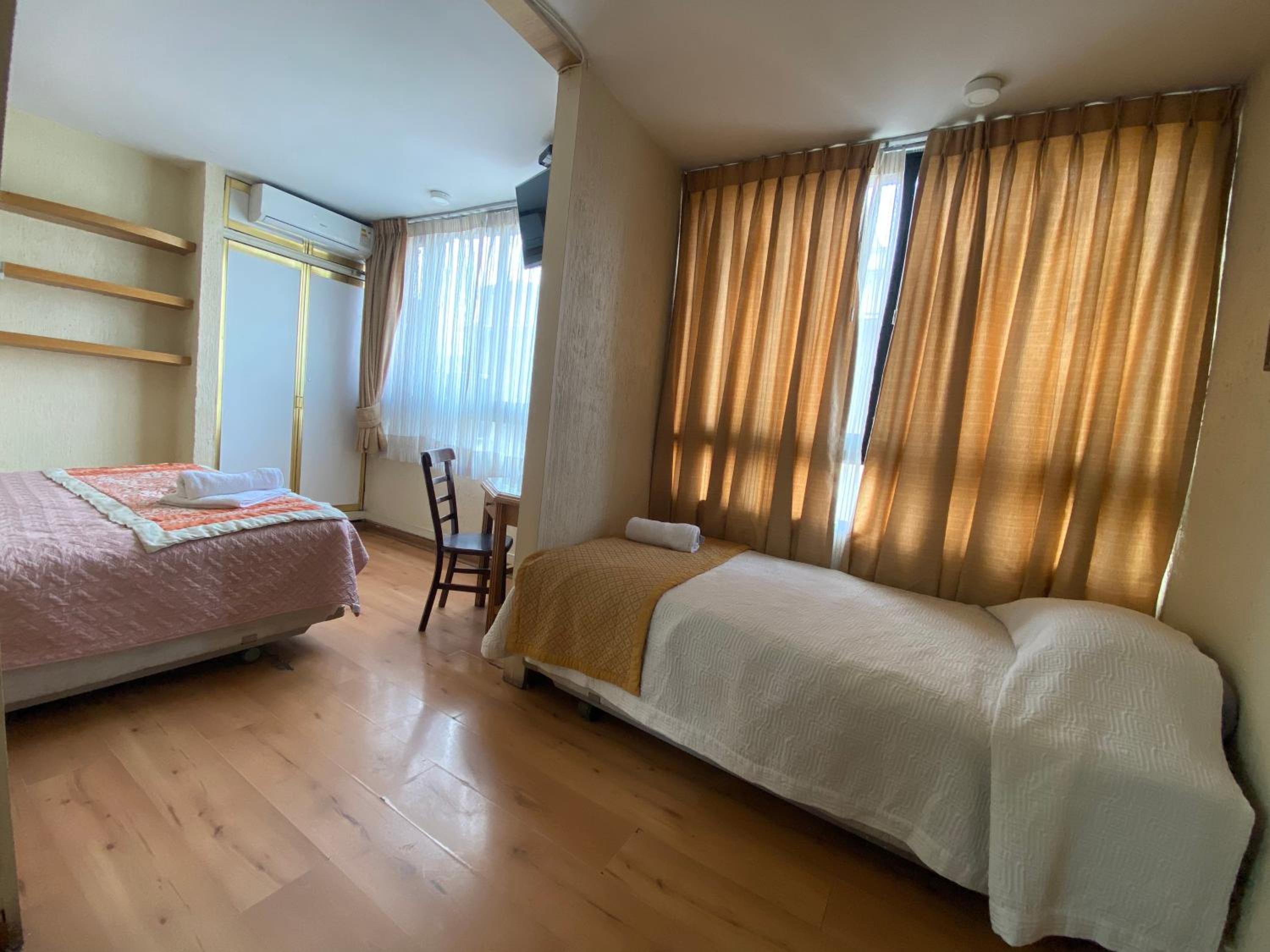 Triple Room with Private Bathroom photo 1