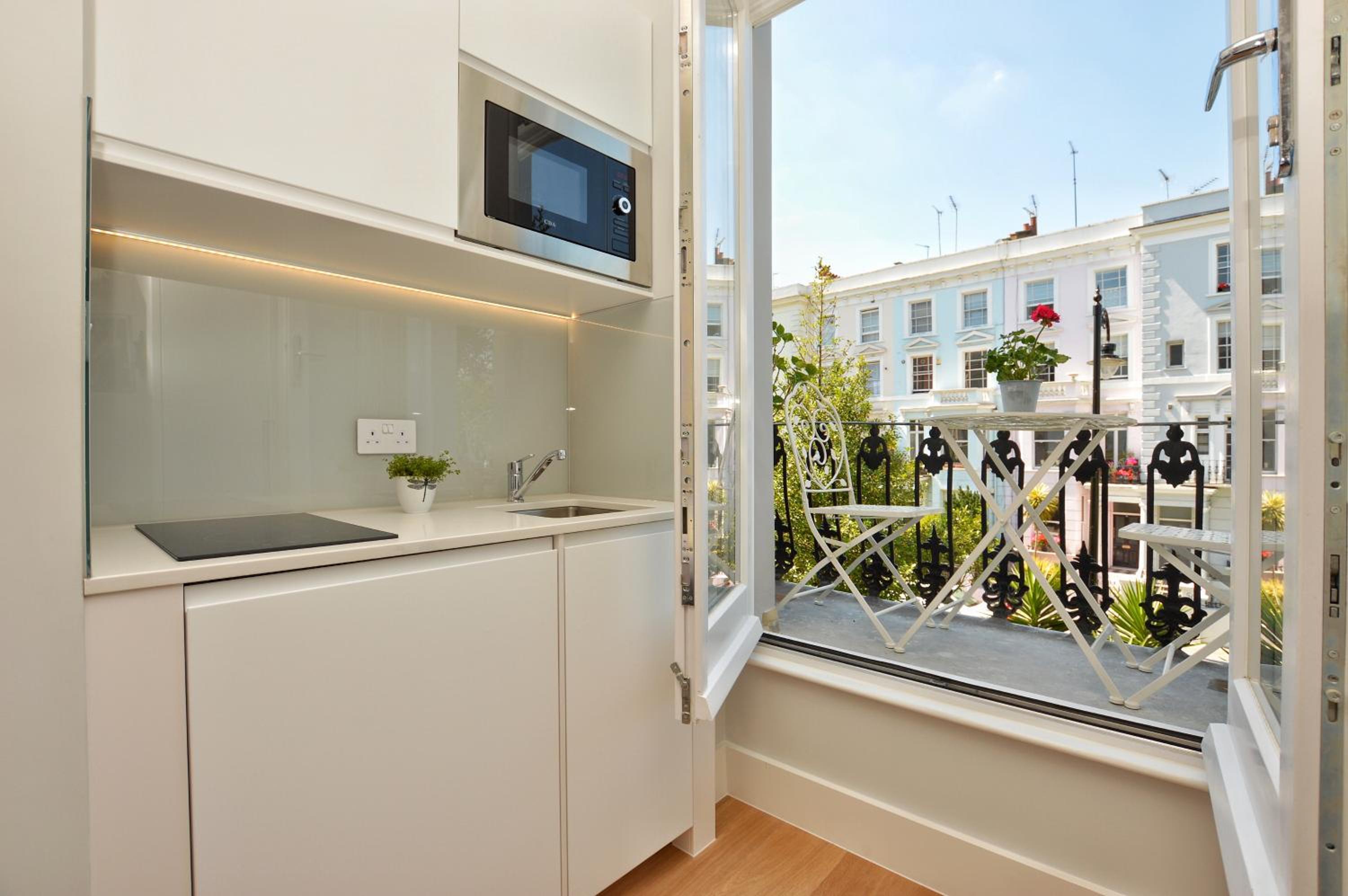 Studio with Balcony photo 3